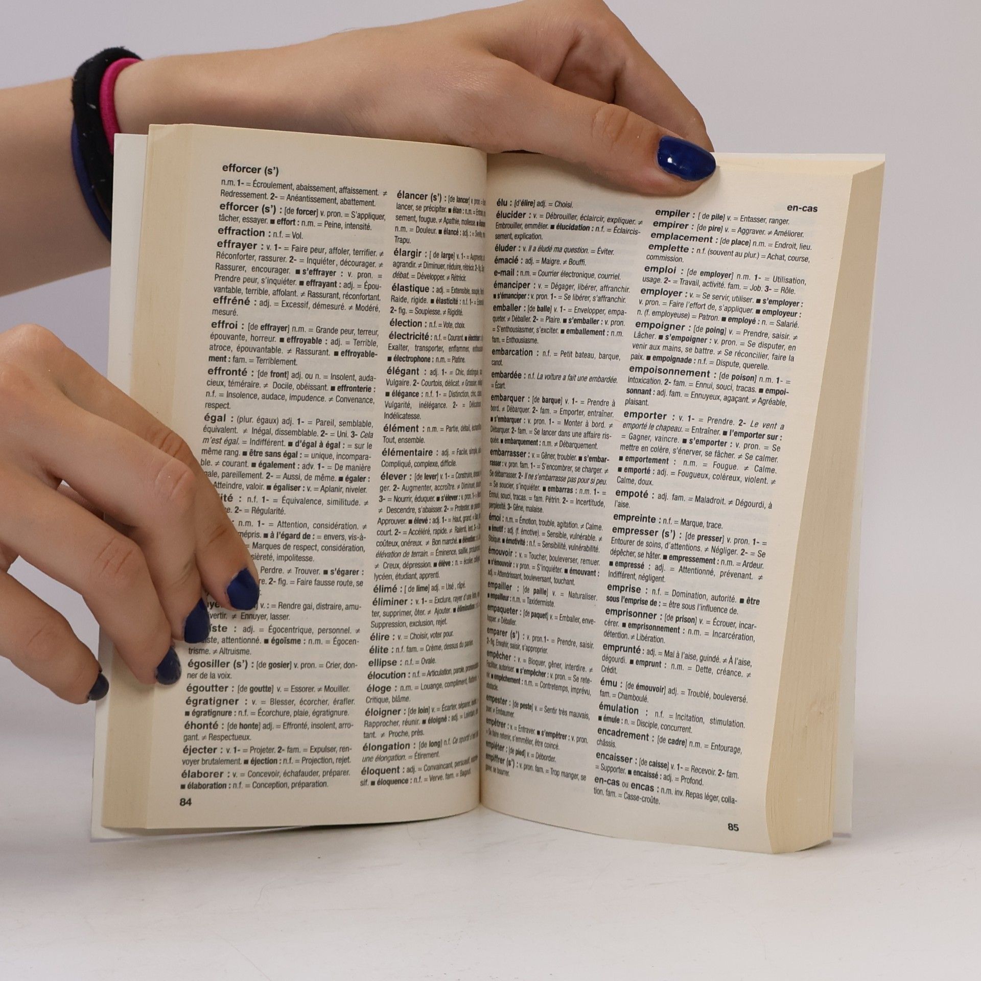 Various authors Le dictionnaire des synonymes et des contraires de poche