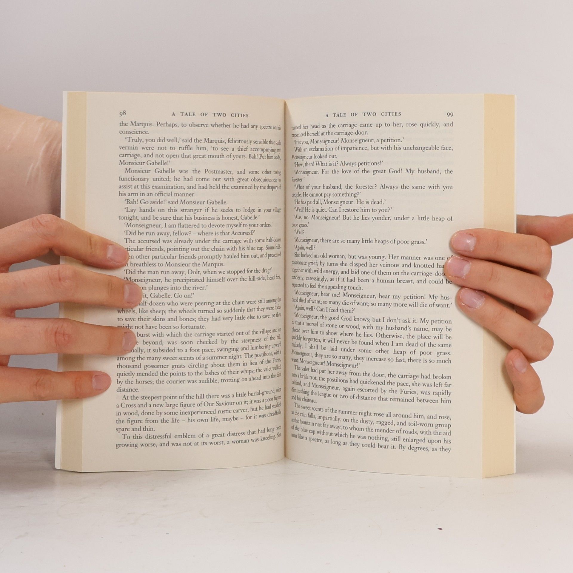 Charles Dickens A Tale of Two Cities
