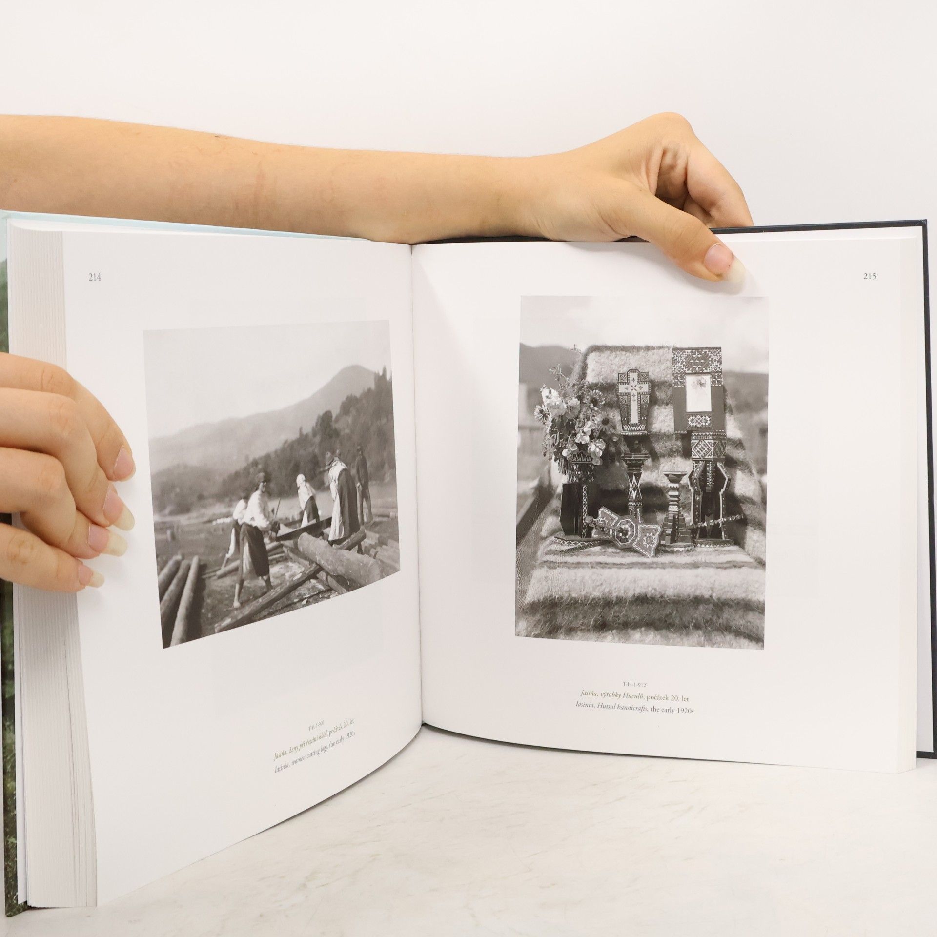 Lukáš Babka Zmizelý svět Podkarpatské Rusi ve fotografiích Rudolfa Hůlky (1887–1961)