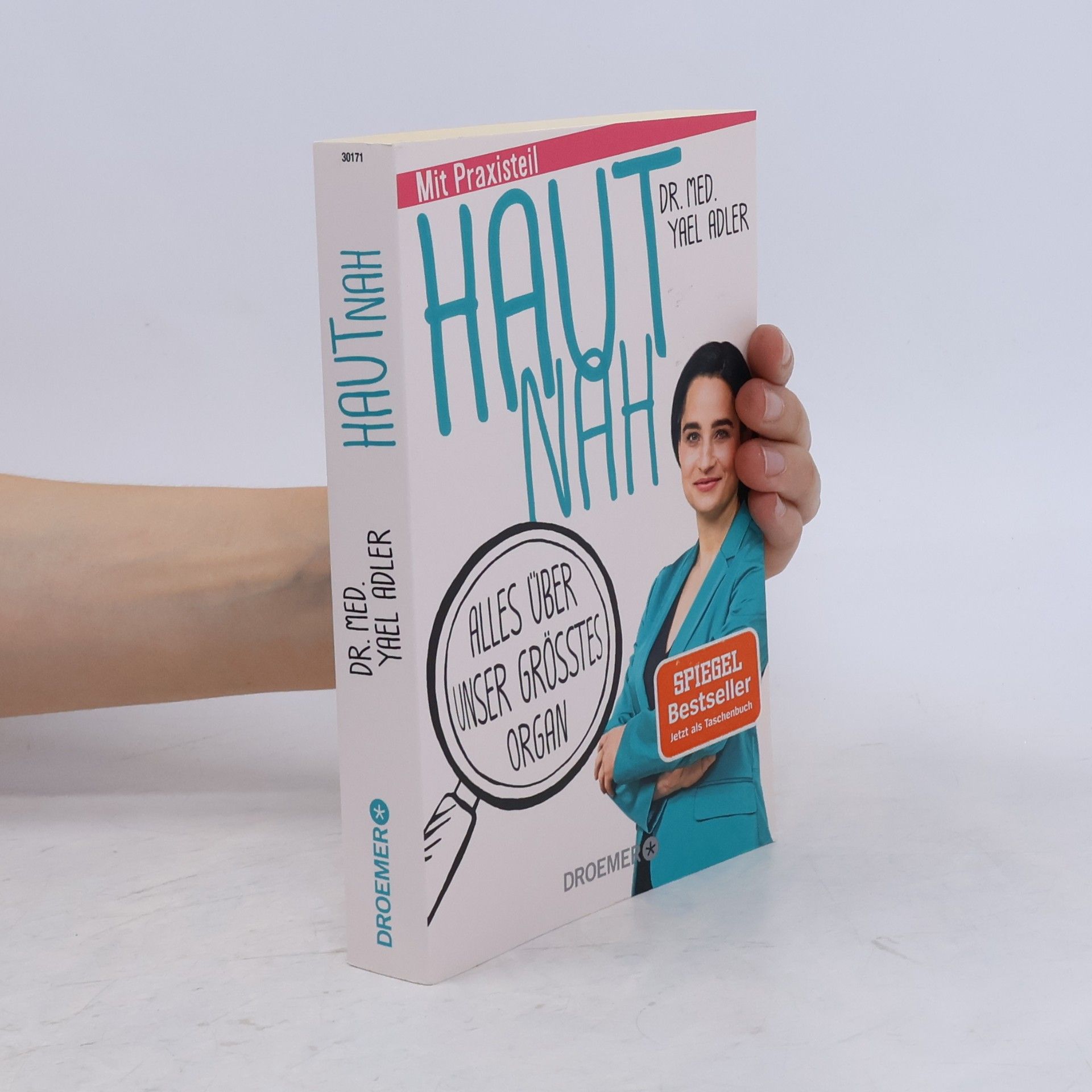 Yael Adler Haut nah