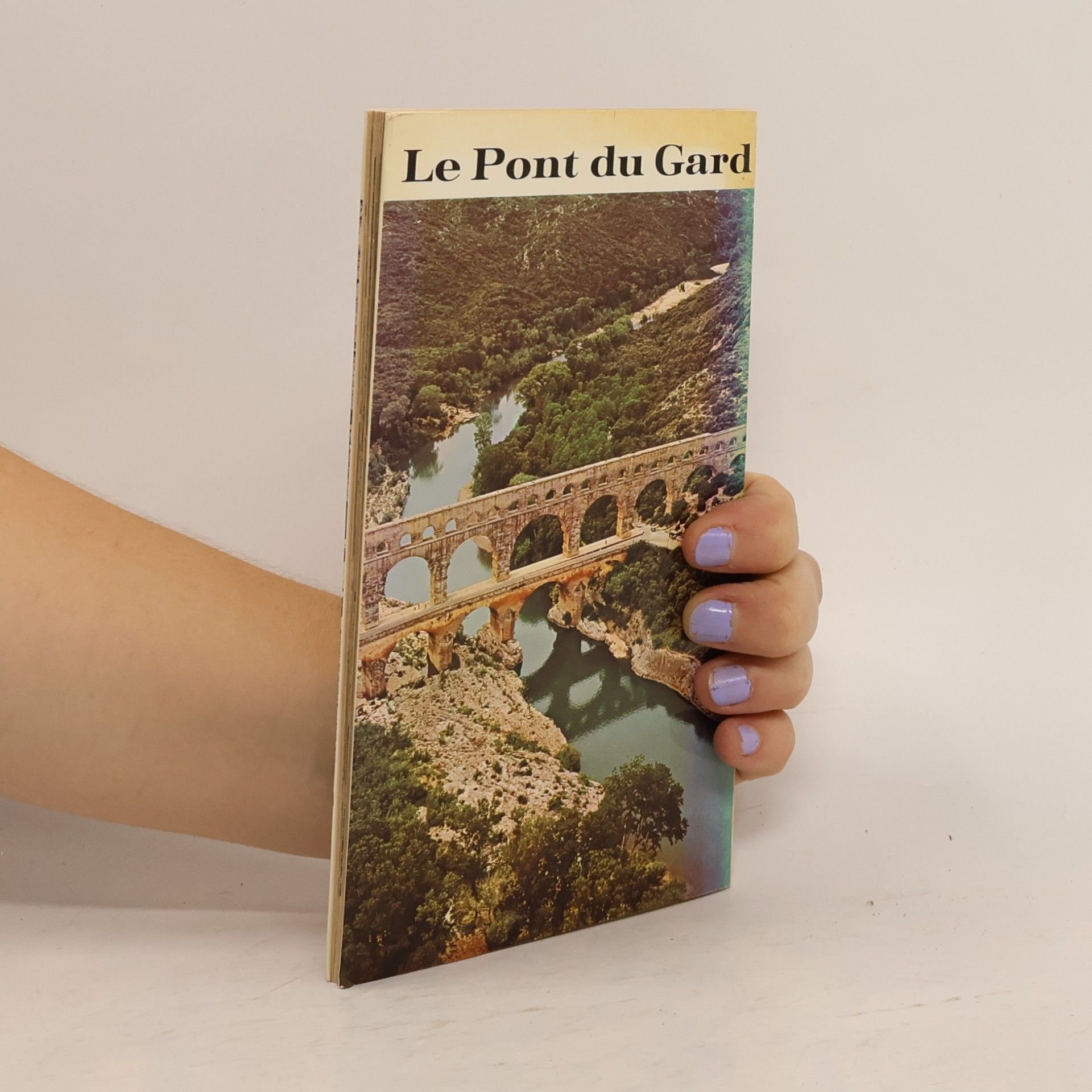 Autores varios Nîmes