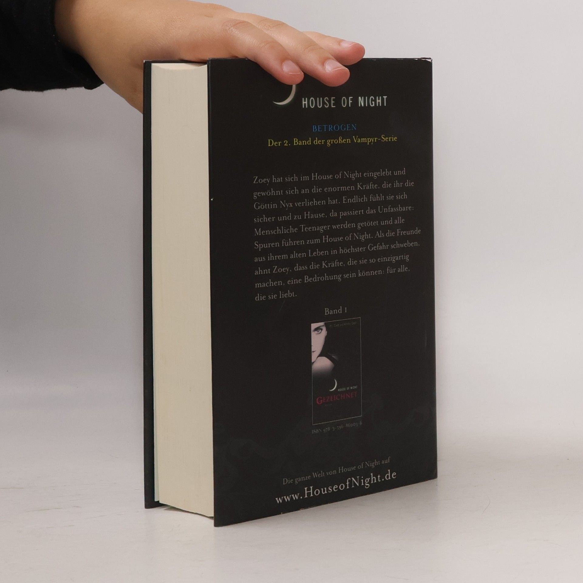 Phyllis Christine Cast House of Night 2. Betrogen