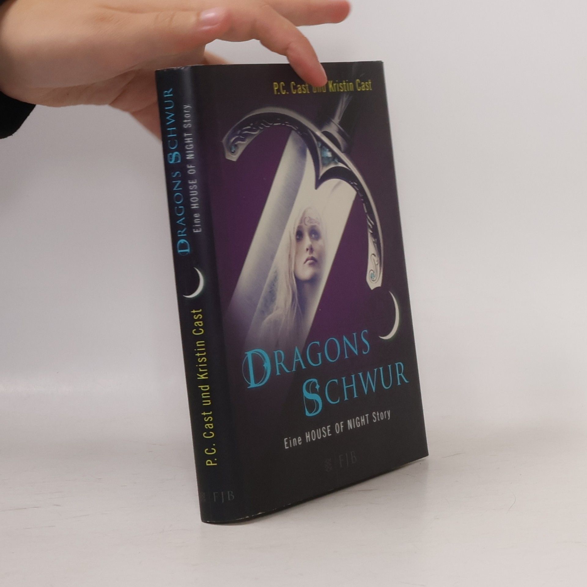 Phyllis Christine Cast Dragons Schwur
