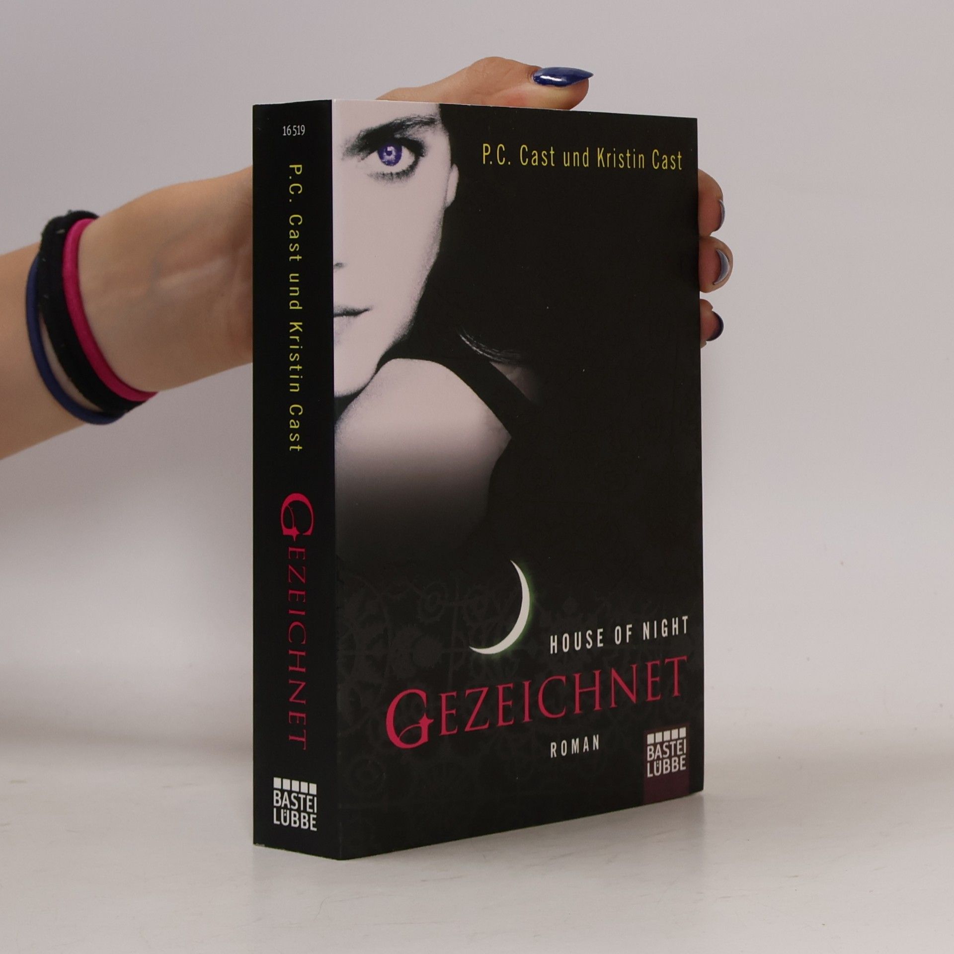 Phyllis Christine Cast Gezeichnet