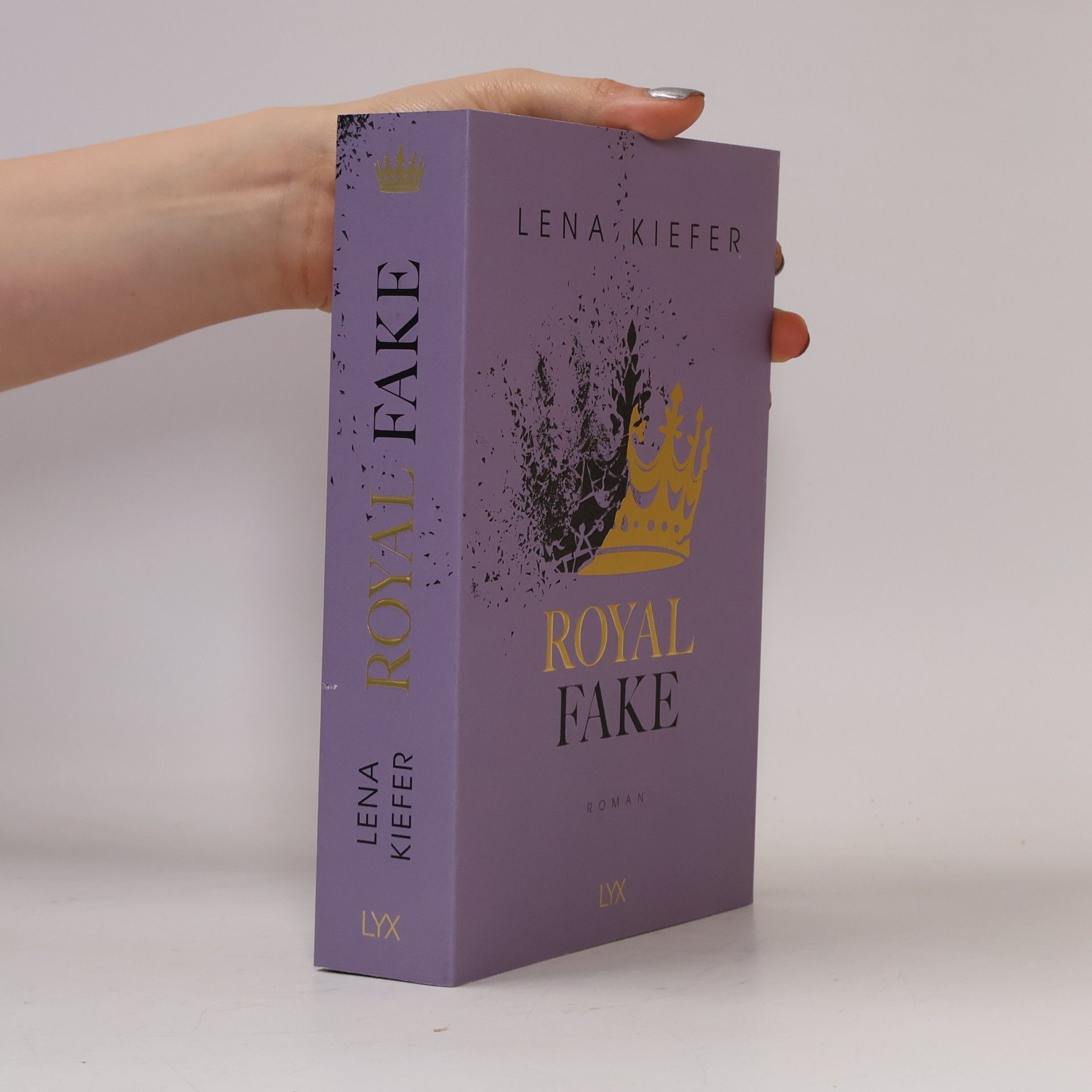 Lena Kiefer Royal Fake