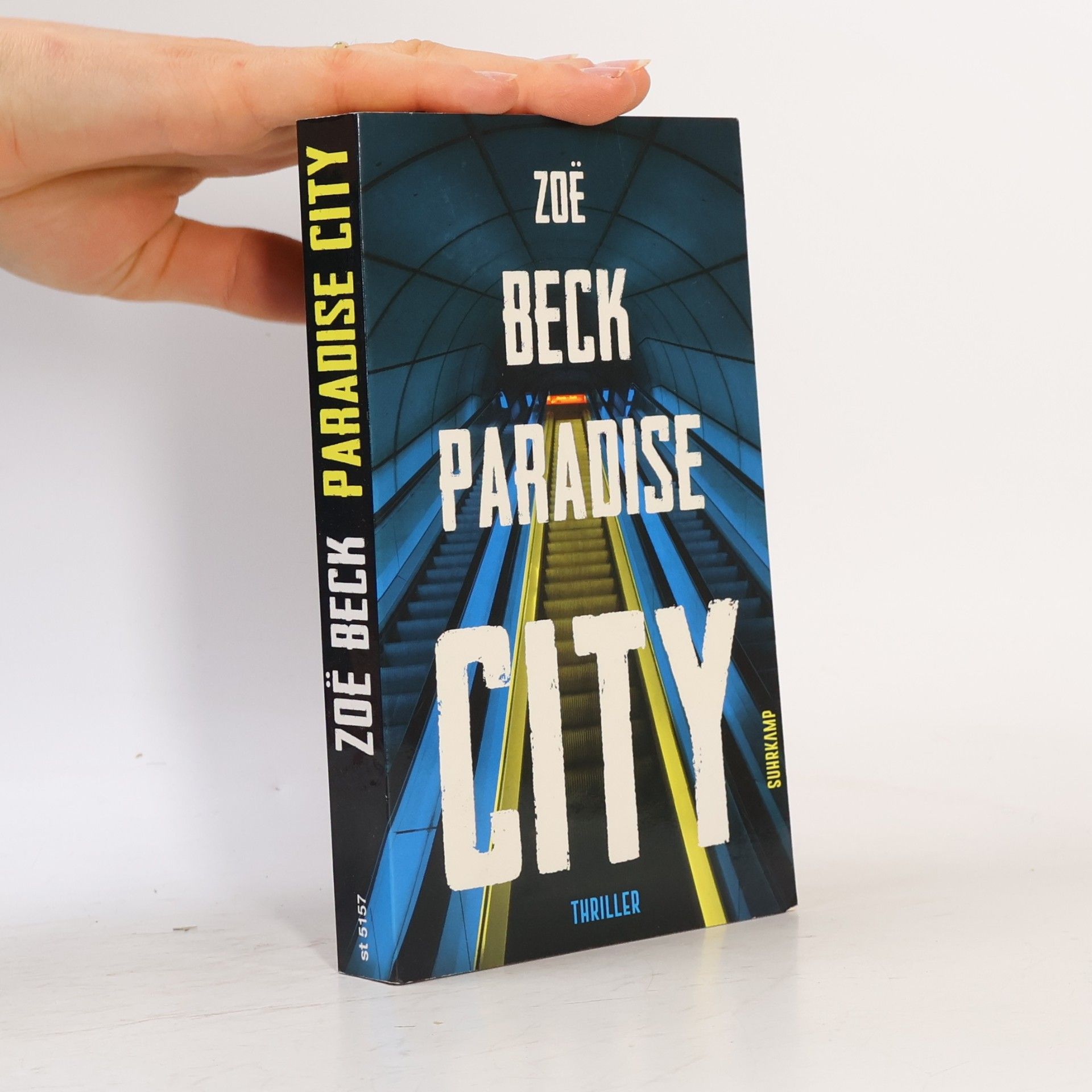 Zoë Beck Paradise city