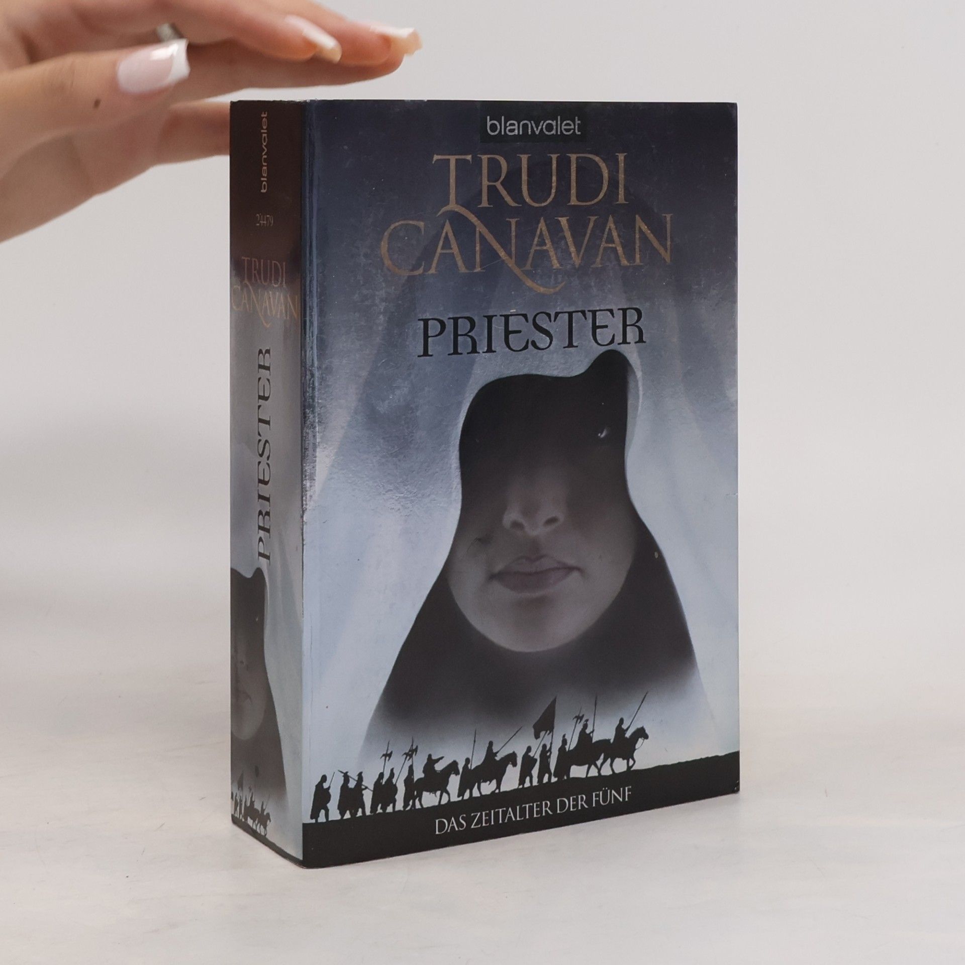 Trudi Canavan Priester