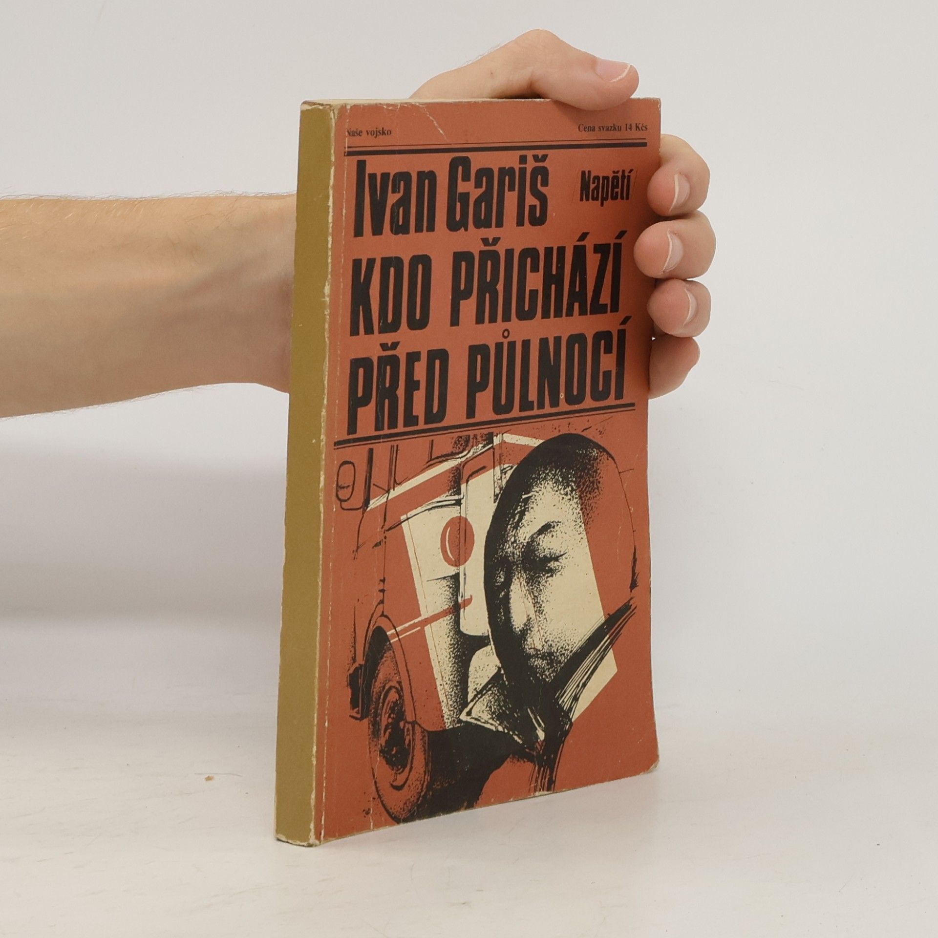 Ivan Gariš Kdo přichází před půlnocí