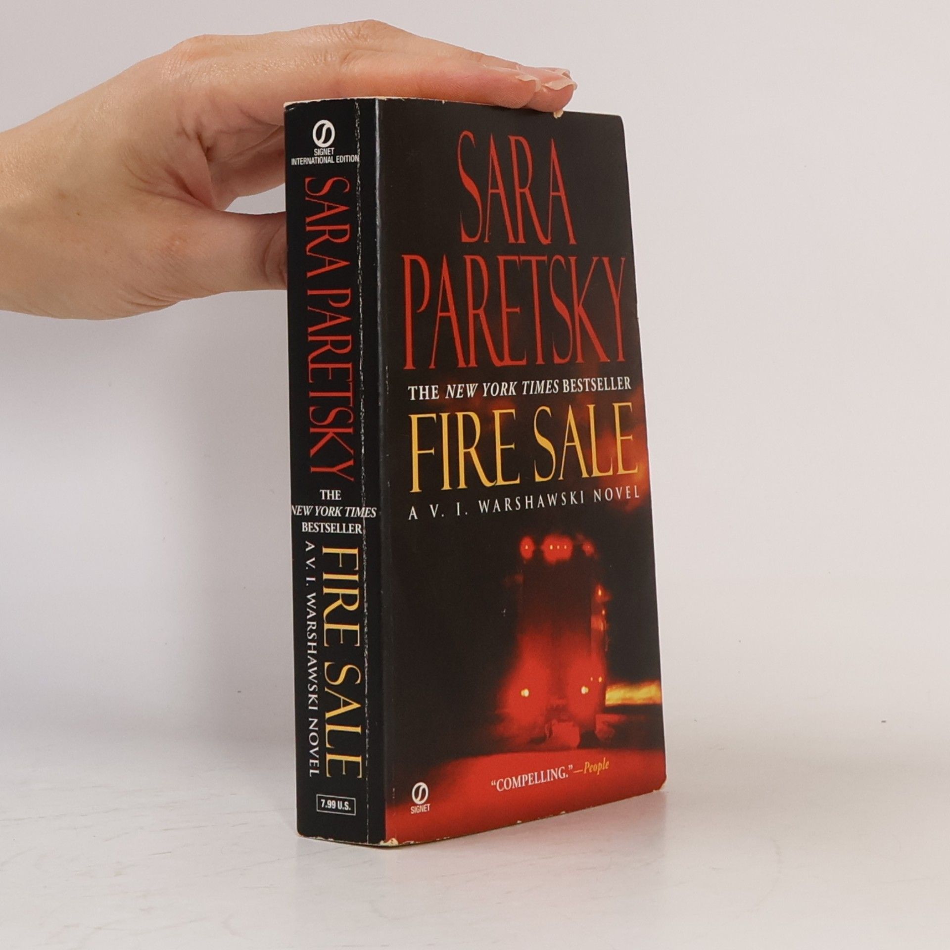 Sara Paretsky V. I. Warshawski: Fire Sale