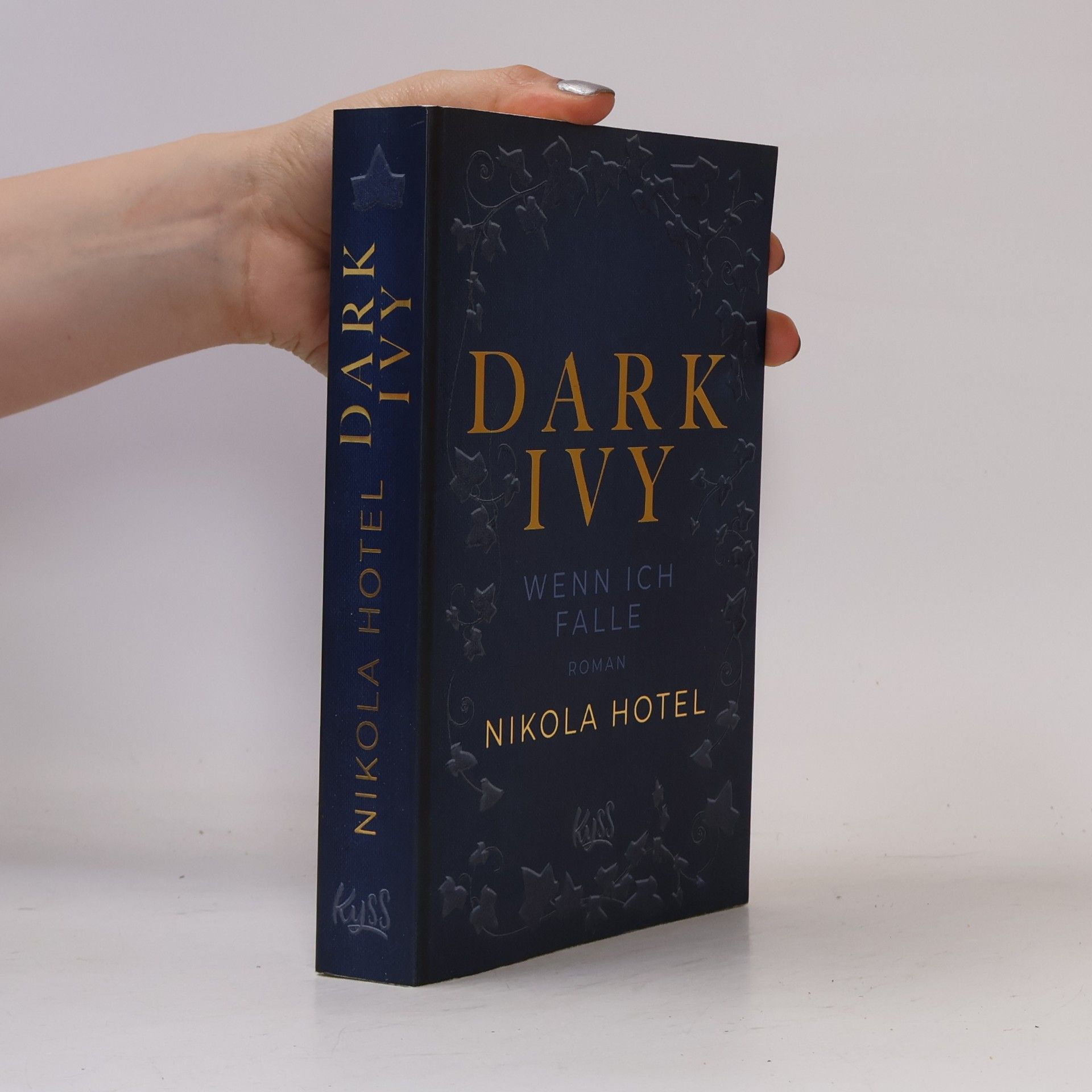 Nikola Hotel Dark Ivy - Wenn ich falle