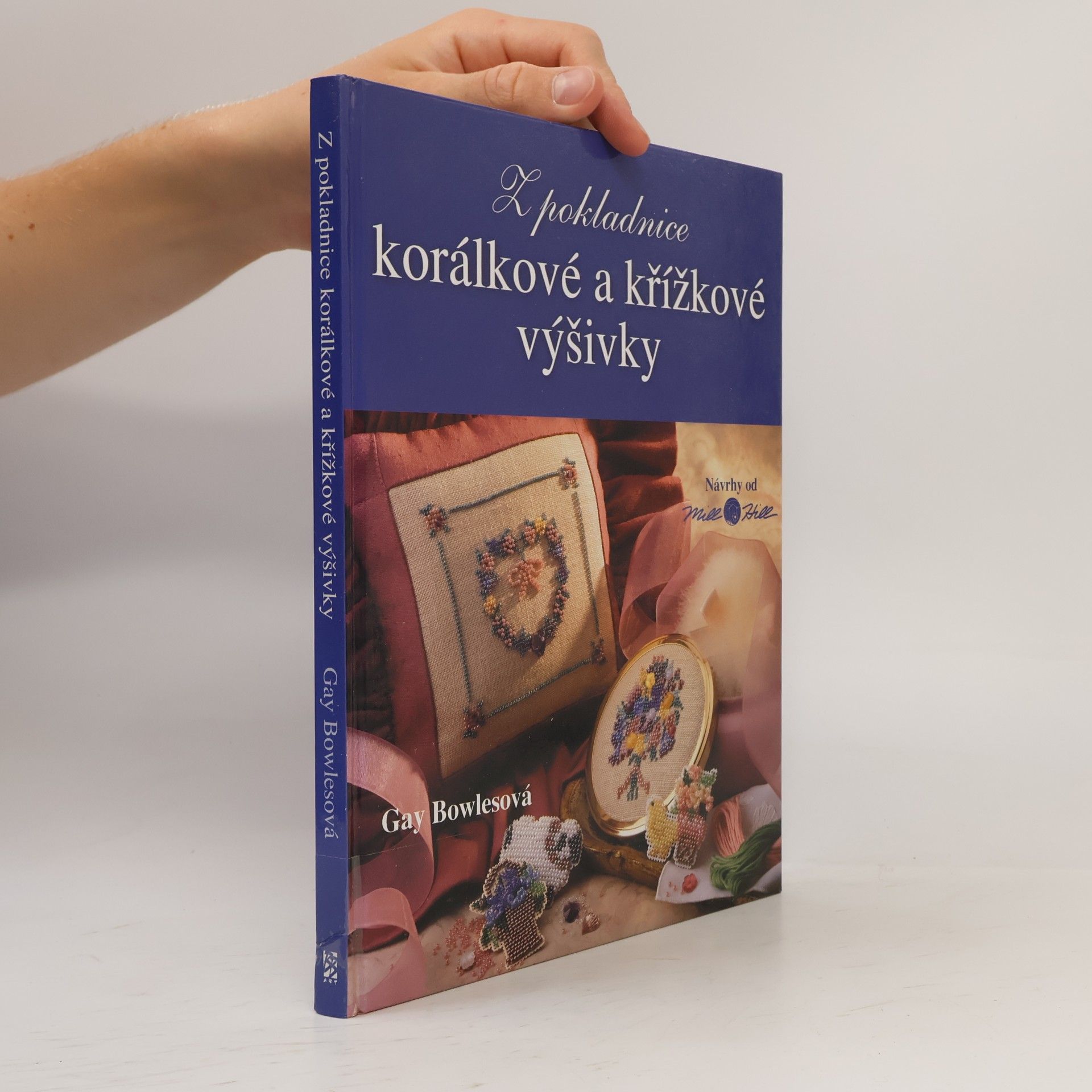 Gay Bowles Z pokladnice korálkové a křížkové výšivky: návrhy od Mill Hill