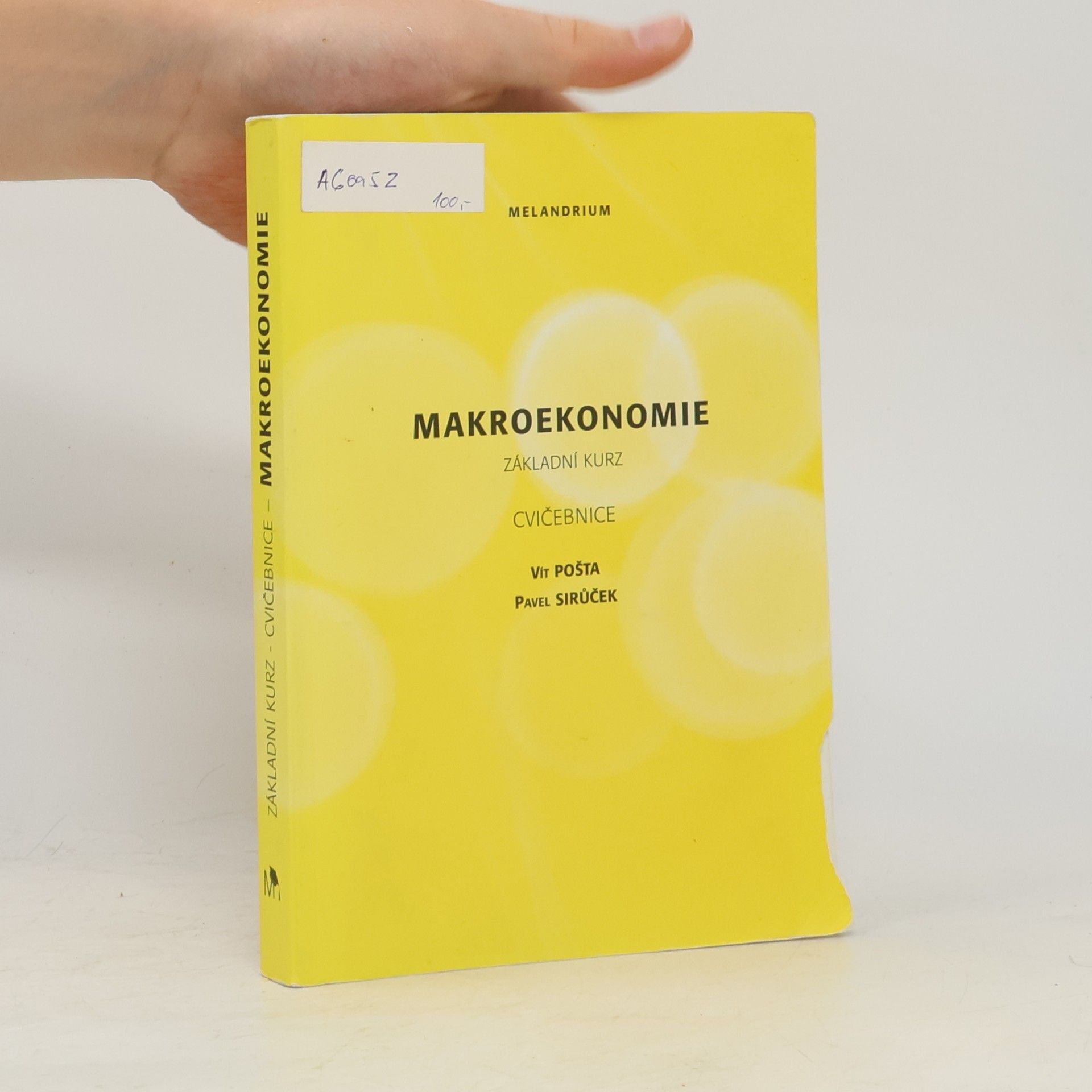 Vít Pošta Makroekonomie: Základní kurz