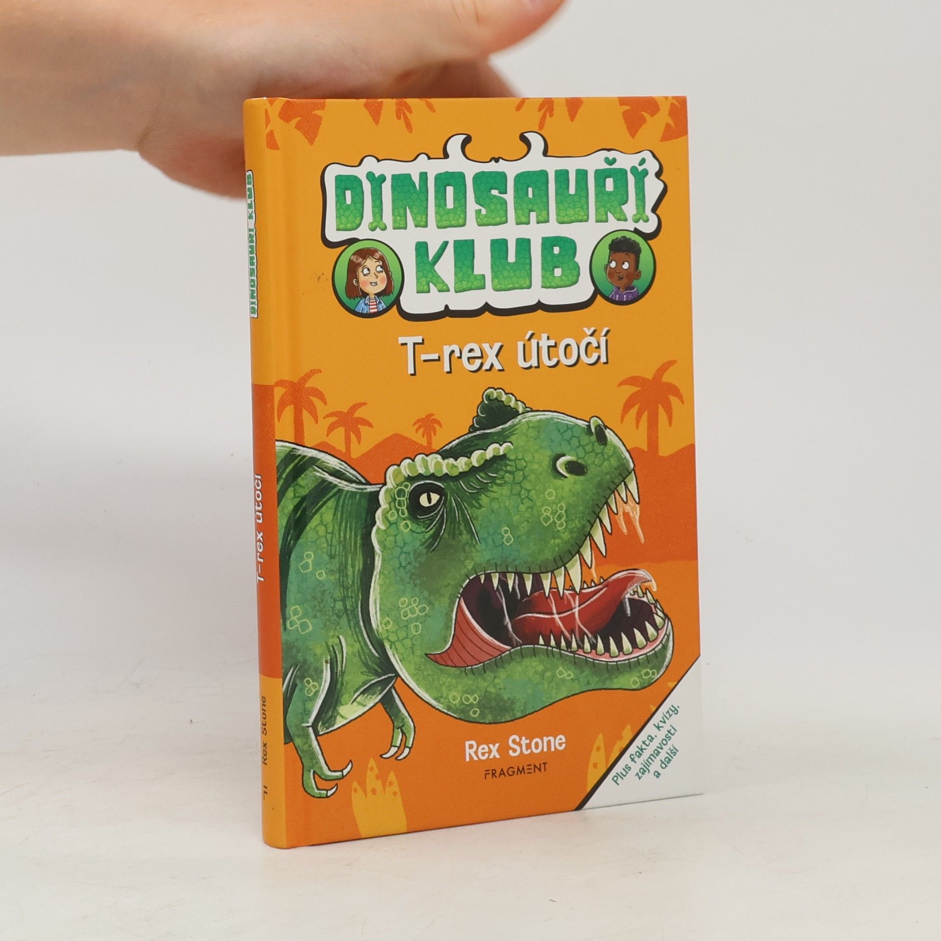 T-rex útočí