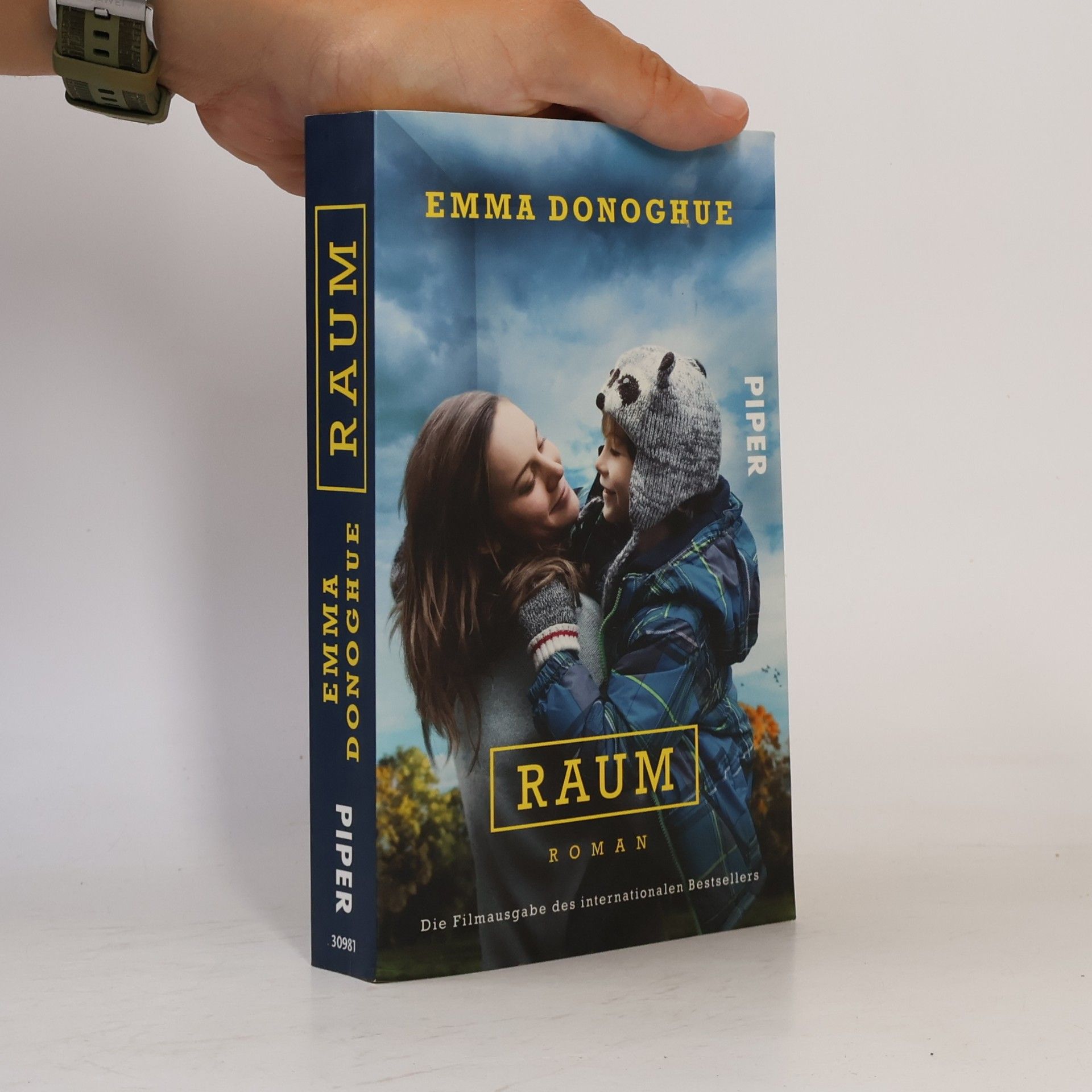 Emma Donoghue Raum