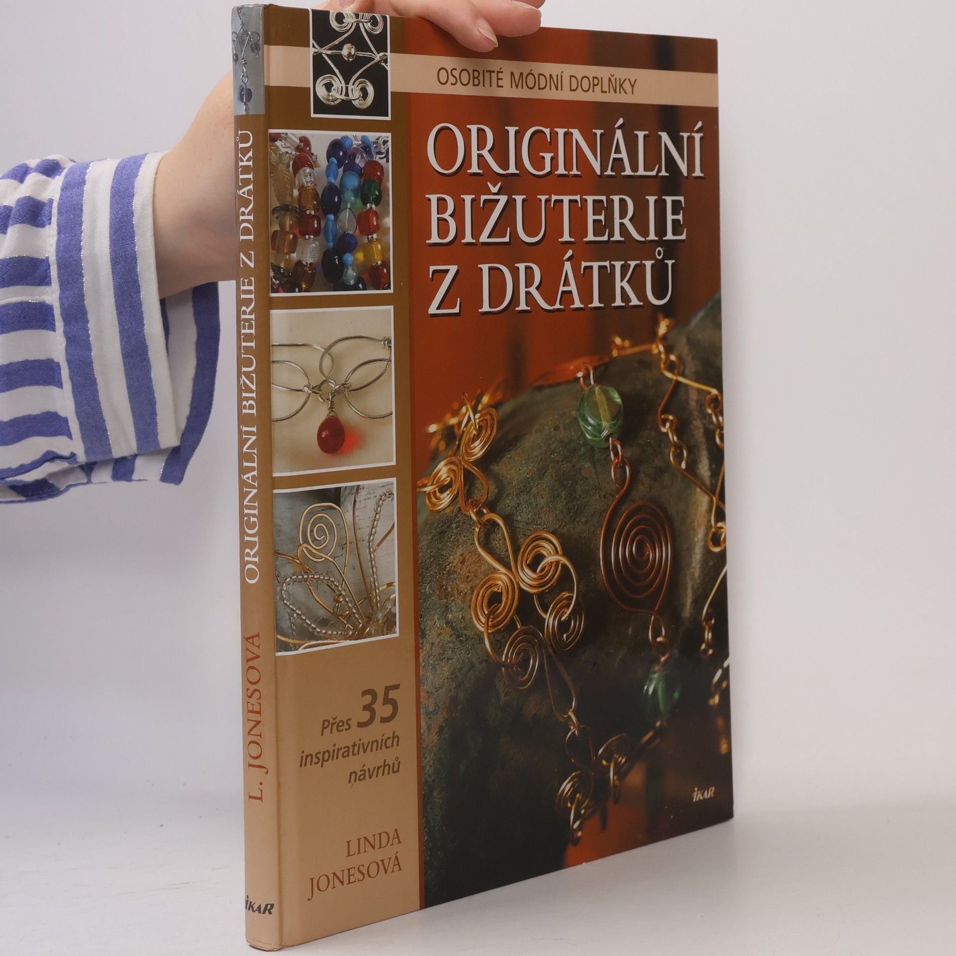 Linda Jones Originální bižuterie z drátků. Osobité módní doplňky