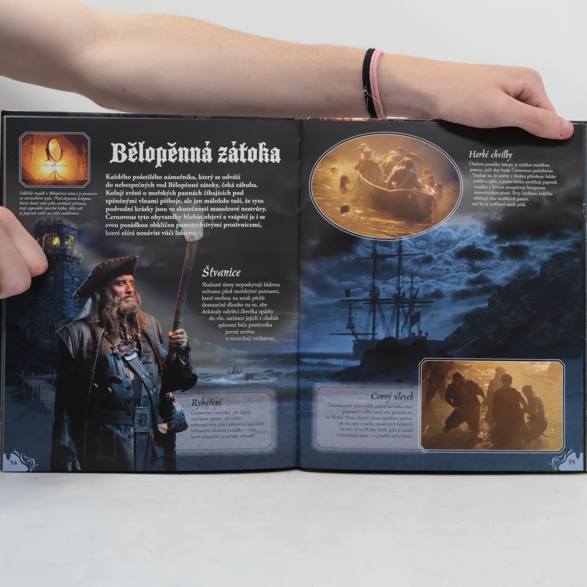 Jana Hejná Piráti z Karibiku. Obrazový průvodce. Na vlnách podivna