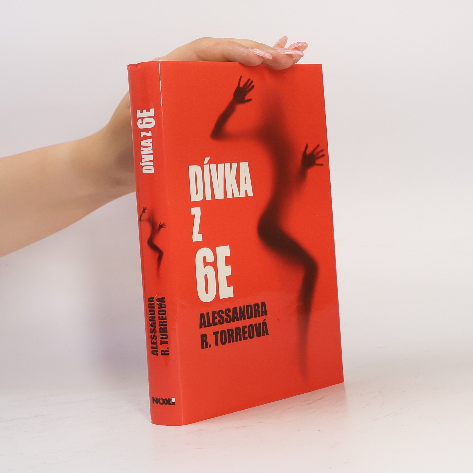 Alessandra Torre Dívka z 6E
