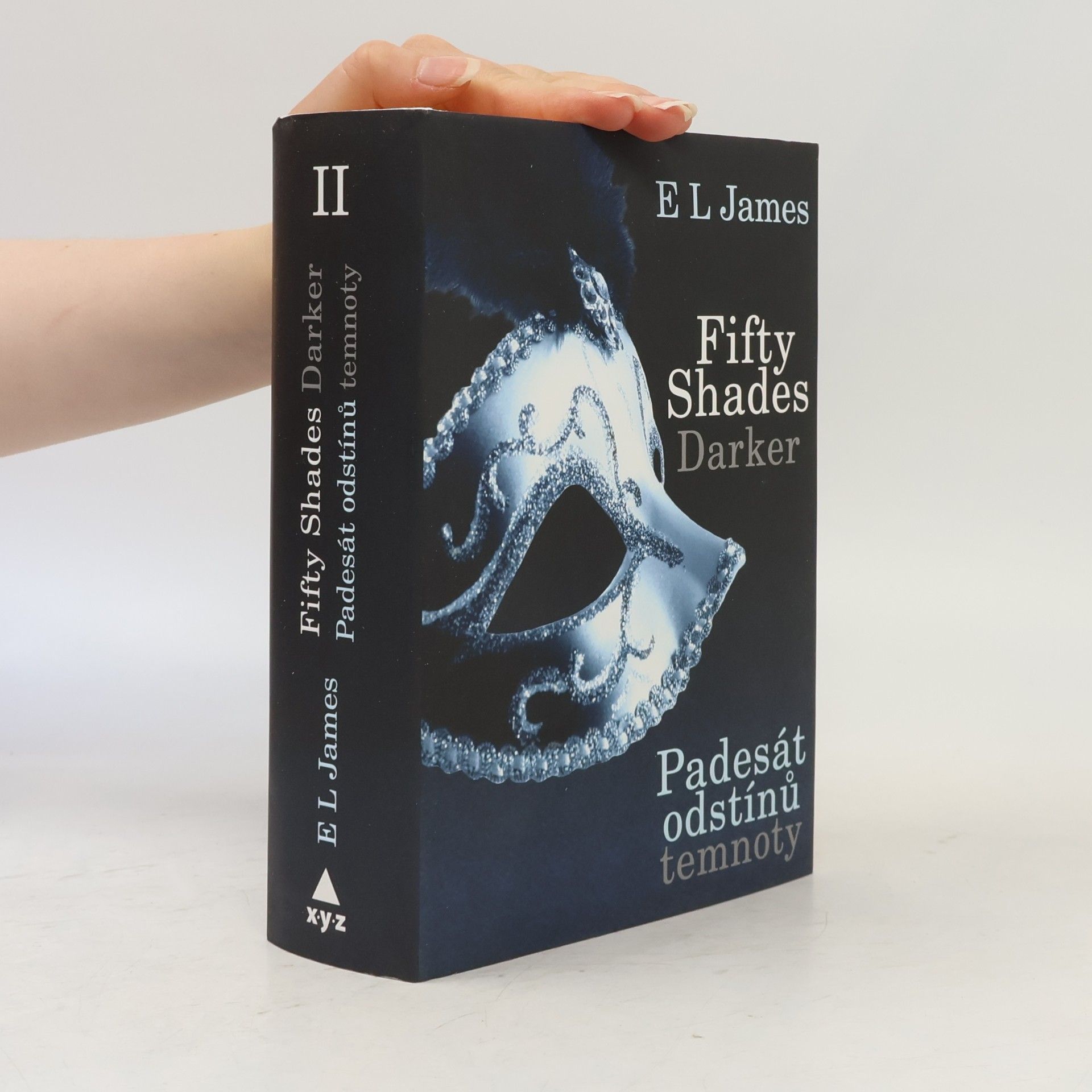 E. L. James Padesát odstínů temnoty