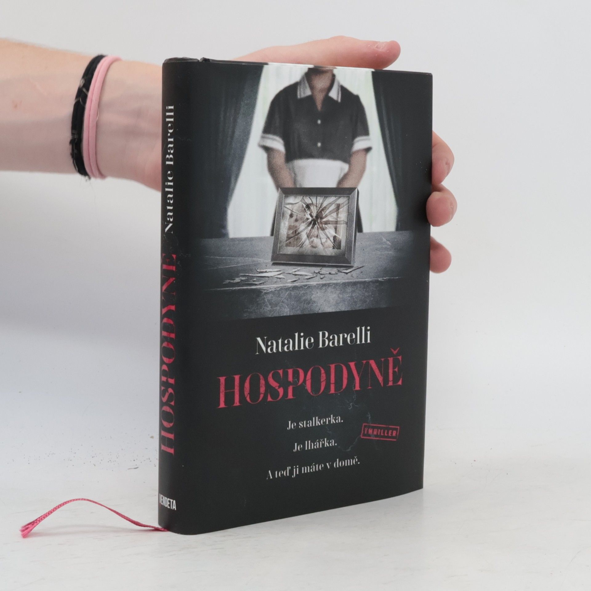 Natalie Barelli Hospodyně