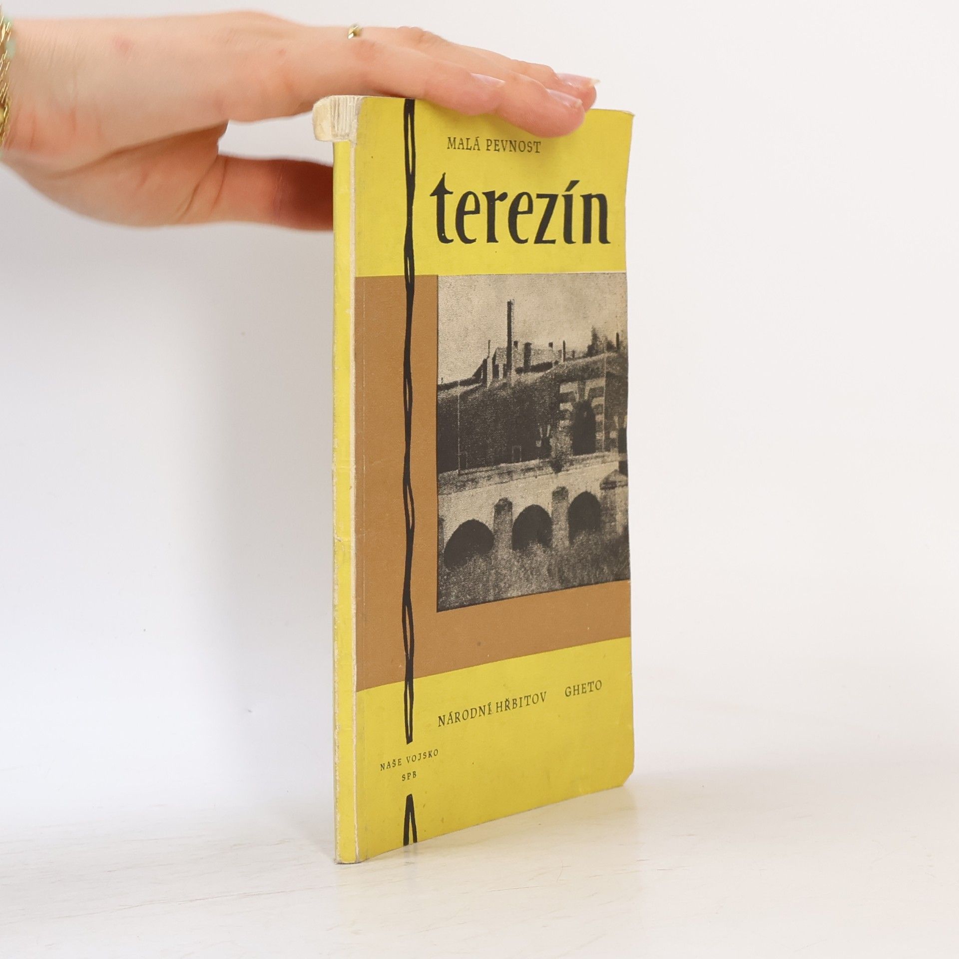 Malá pevnost Terezín. Národní hřbitov. Gheto