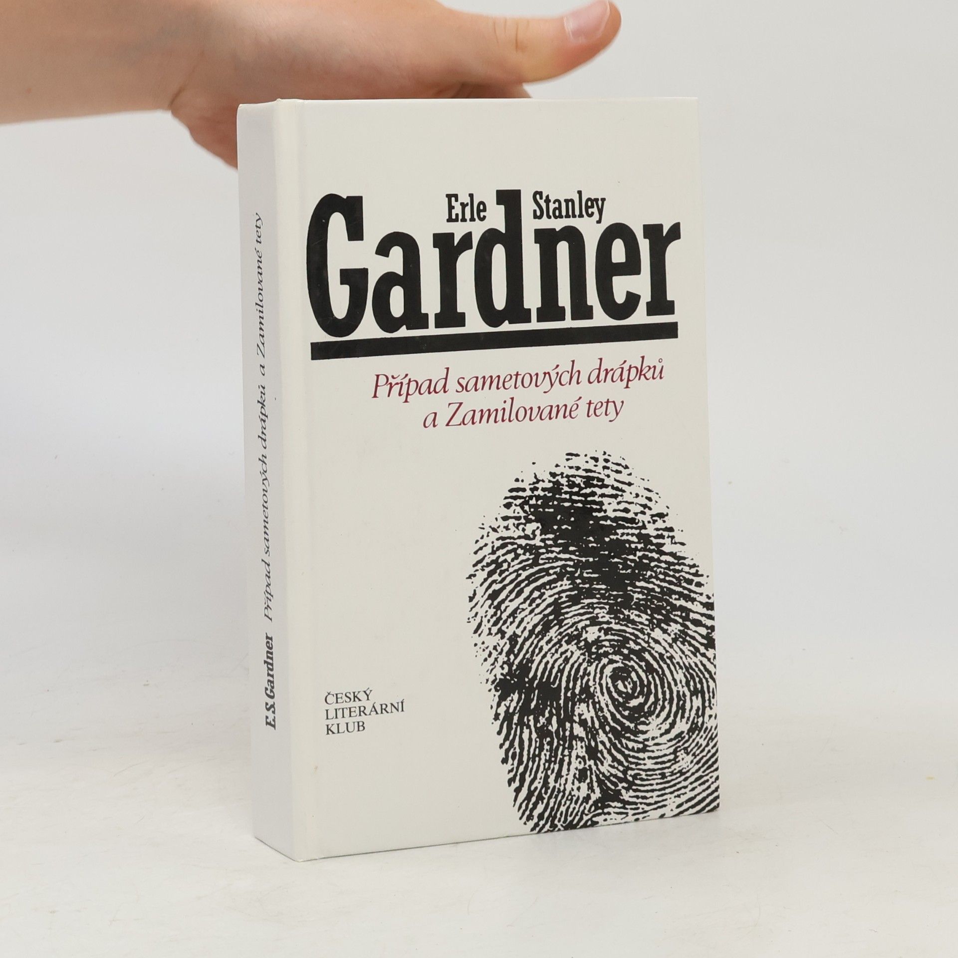 Erle Stanley Gardner Případ sametových drápků a Zamilované tety