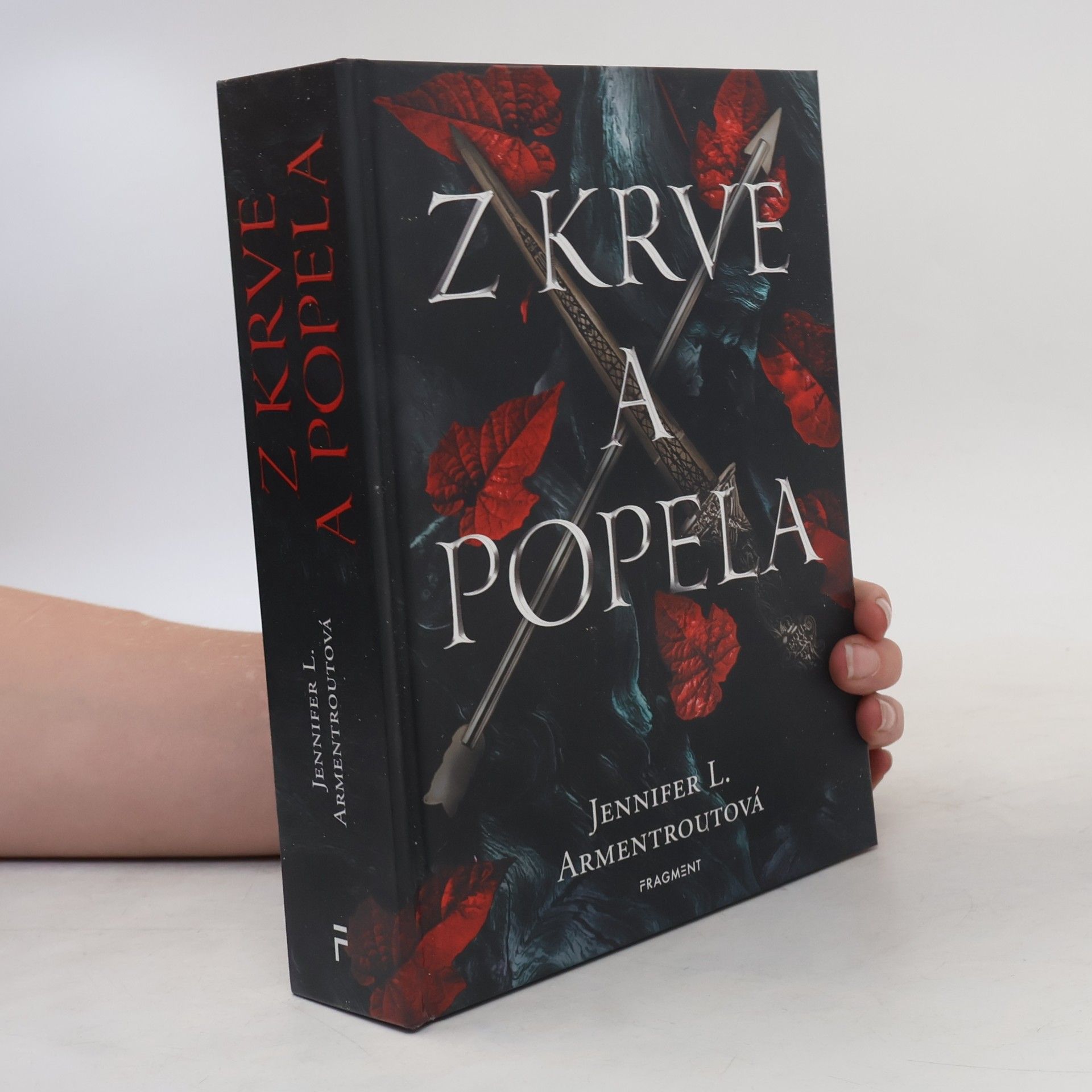 Jennifer Armentrout Z krve a popela