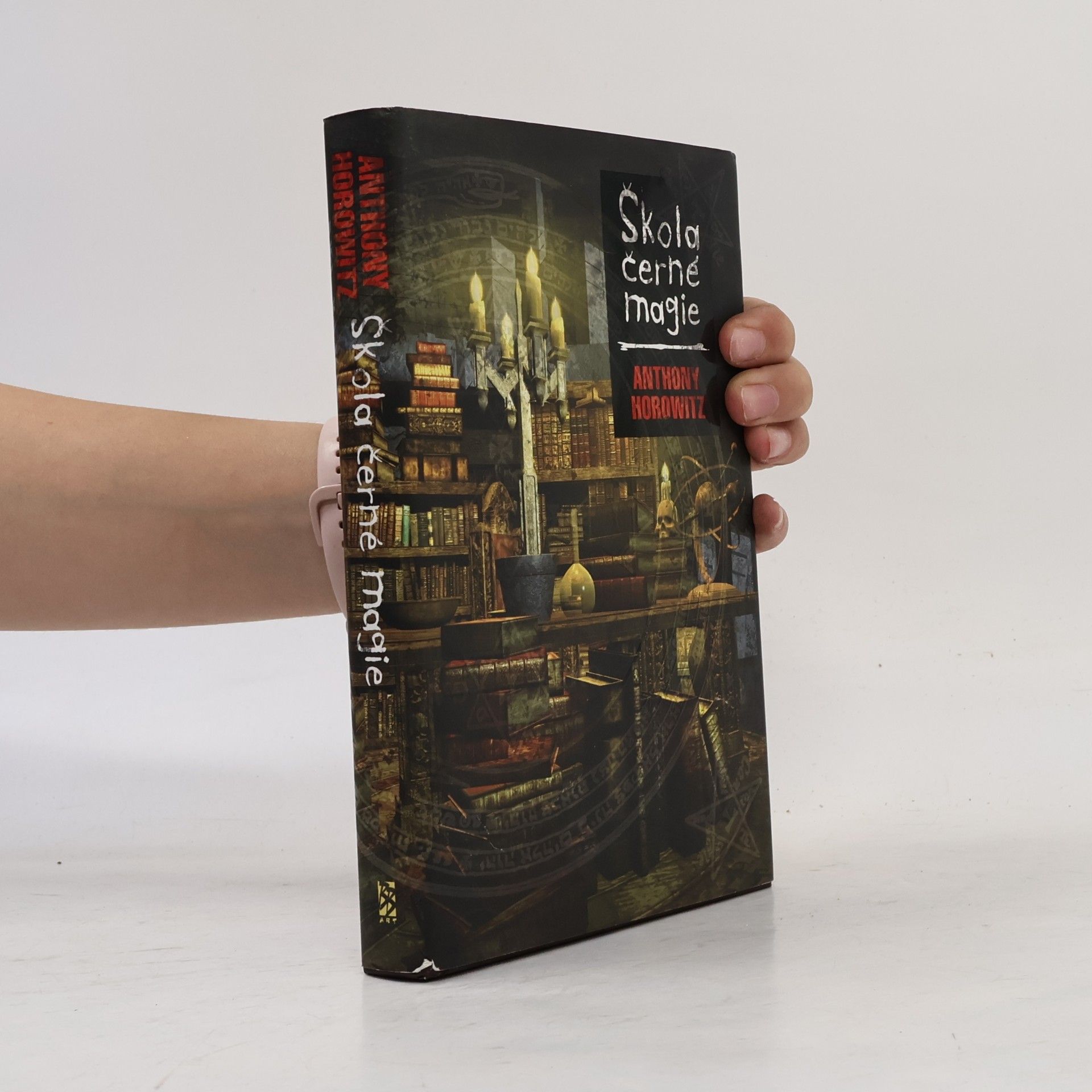 Anthony Horowitz Škola černé magie