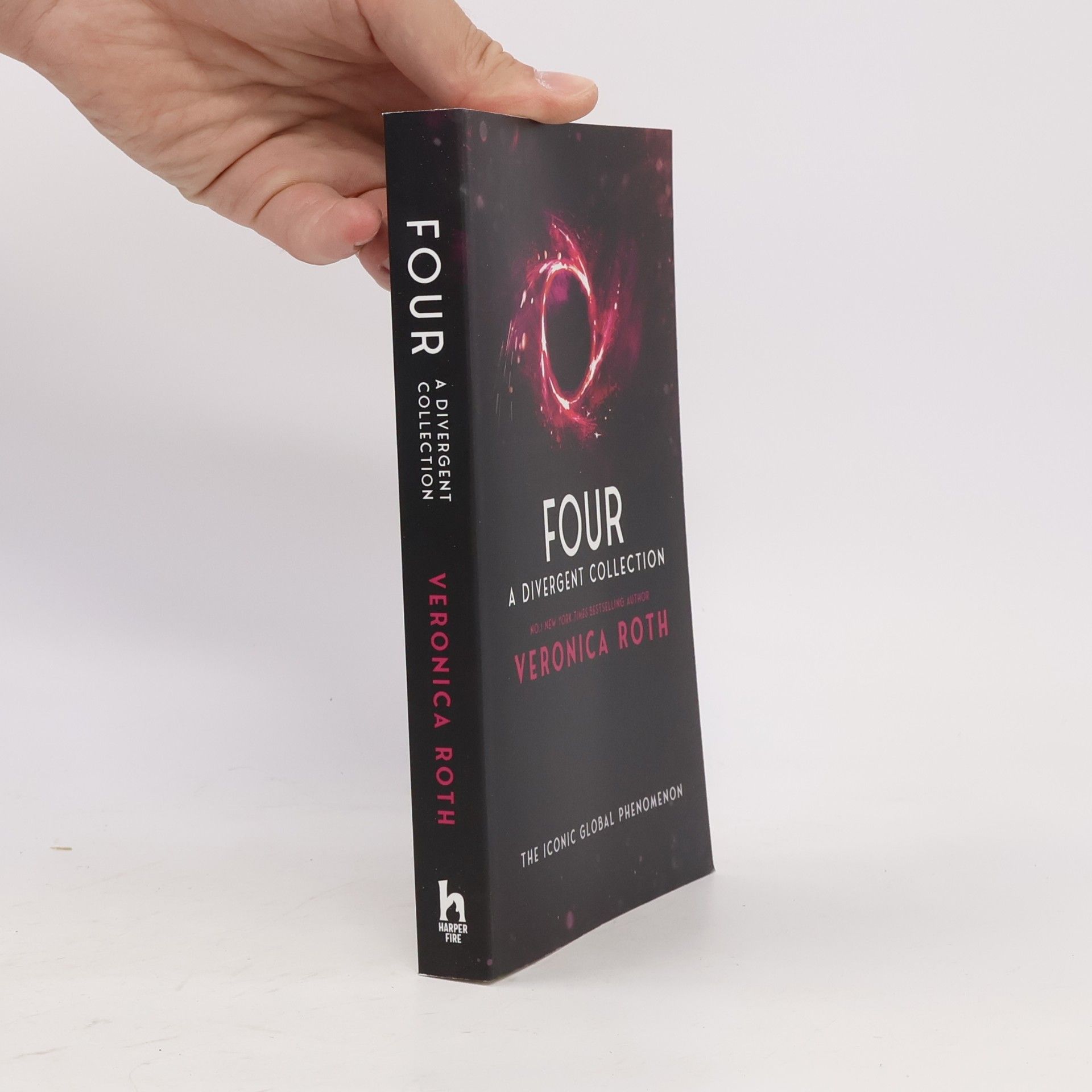 Veronica Roth Four: A Divergent Collection