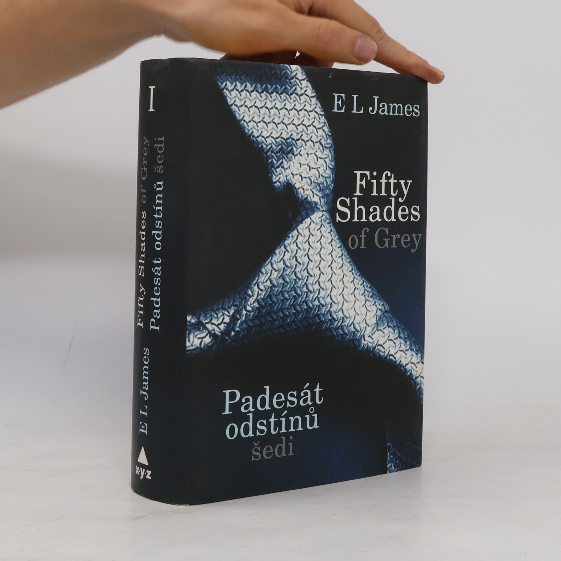 E. L. James Padesát odstínů šedi