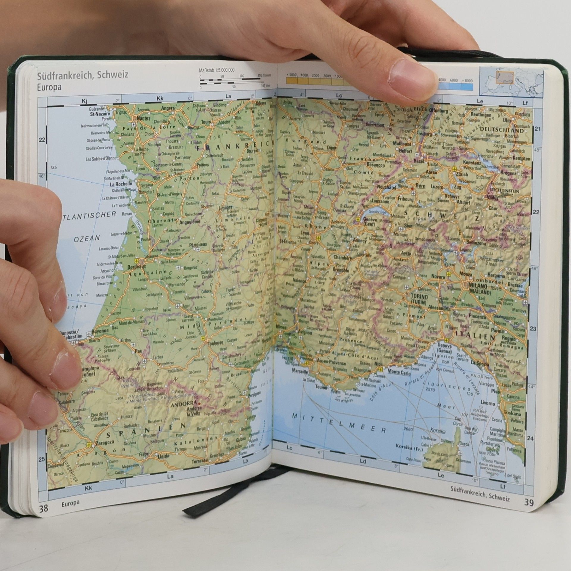 Taschenatlas Die Welt - Atlas kompakt, grün