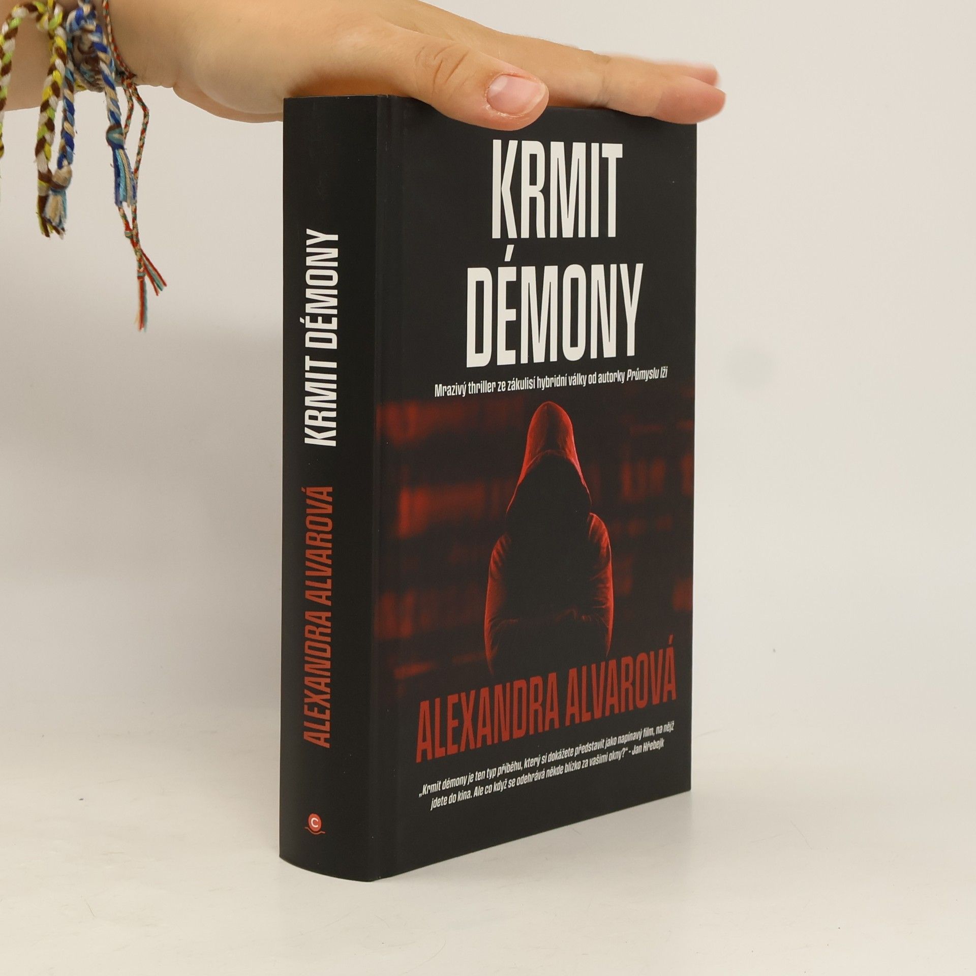 Alexandra Alvarová Krmit démony