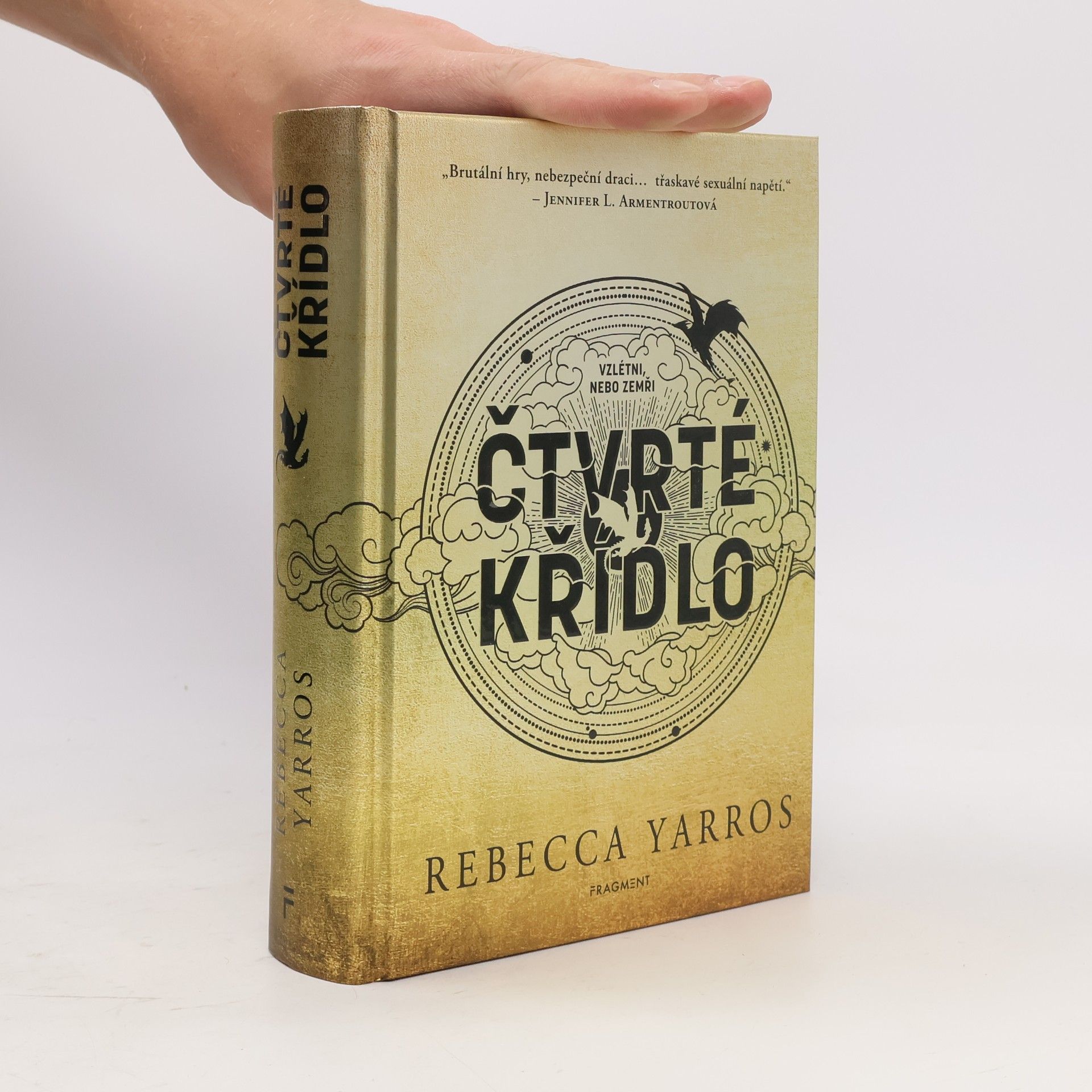 Rebecca Yarros Čtvrté křídlo