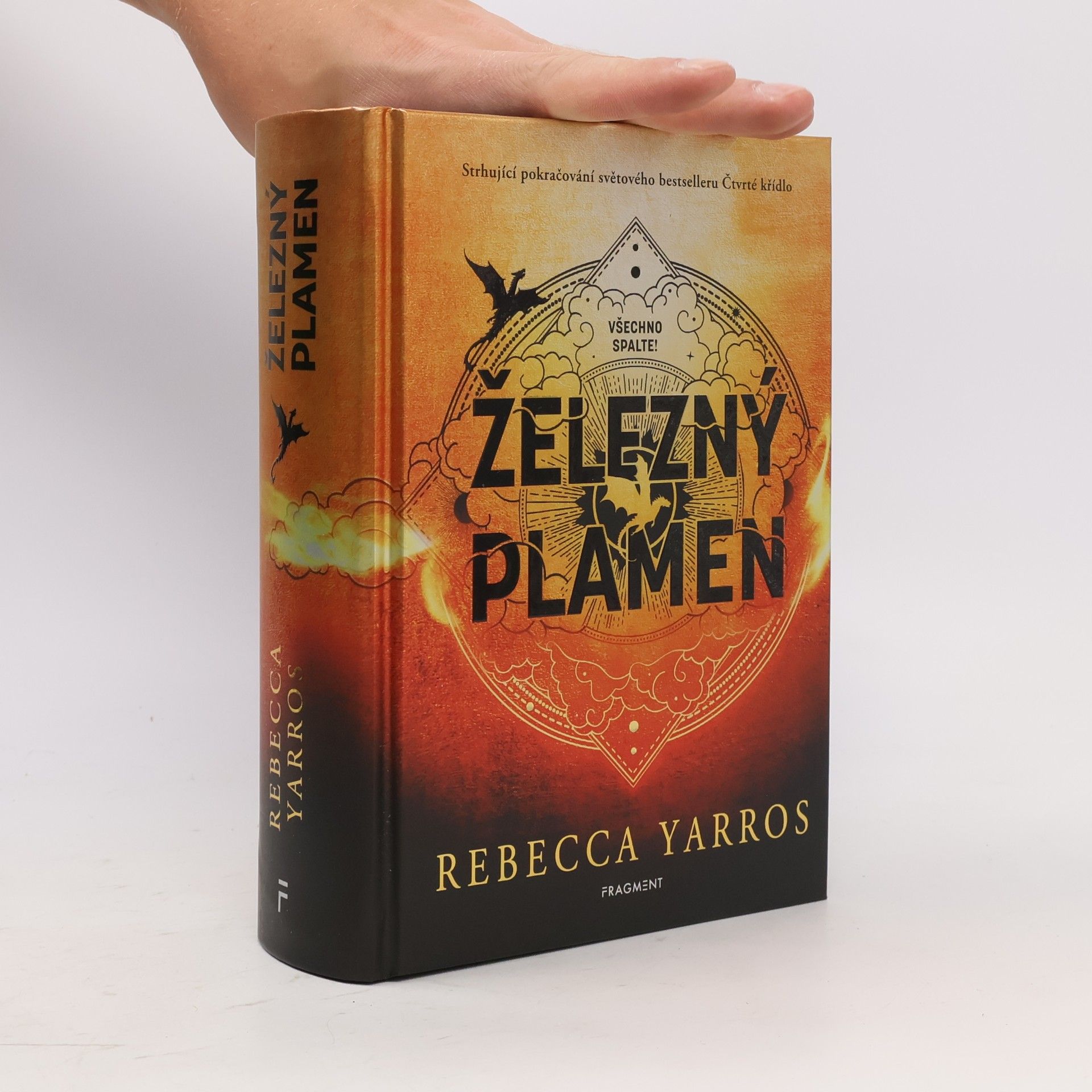 Rebecca Yarros Železný plamen