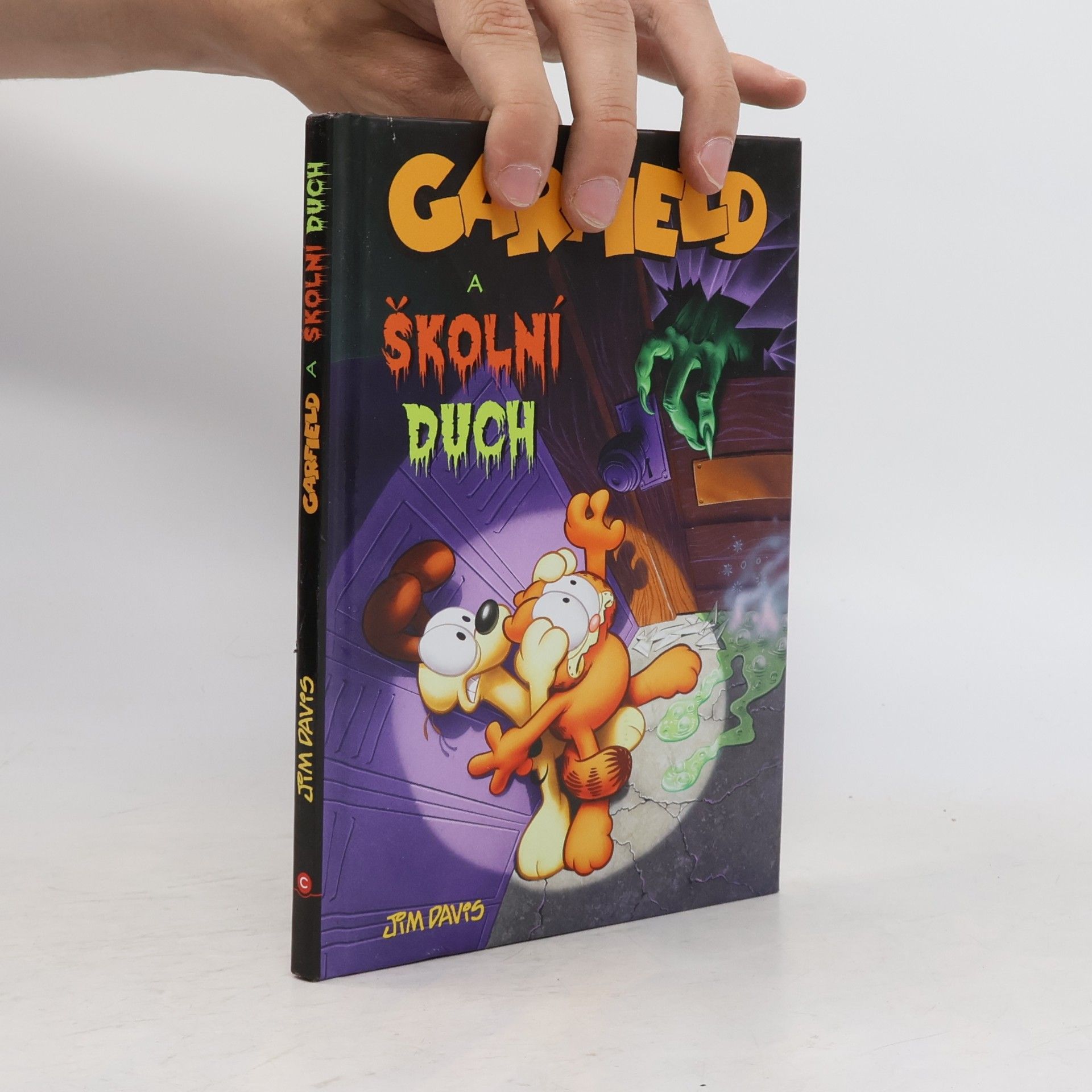 Garfield a školní duch