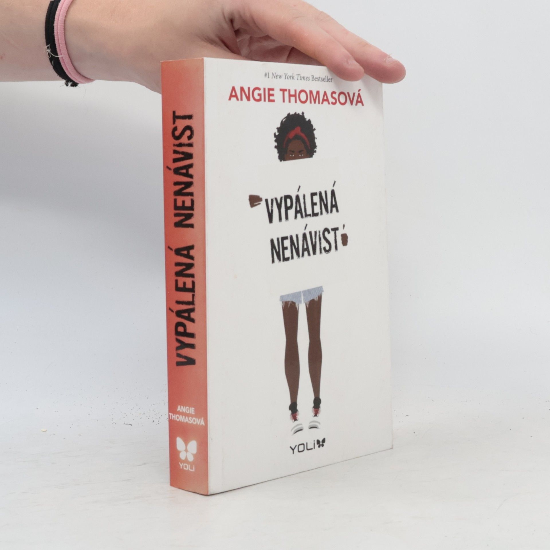 Angie Thomas Vypálená nenávist