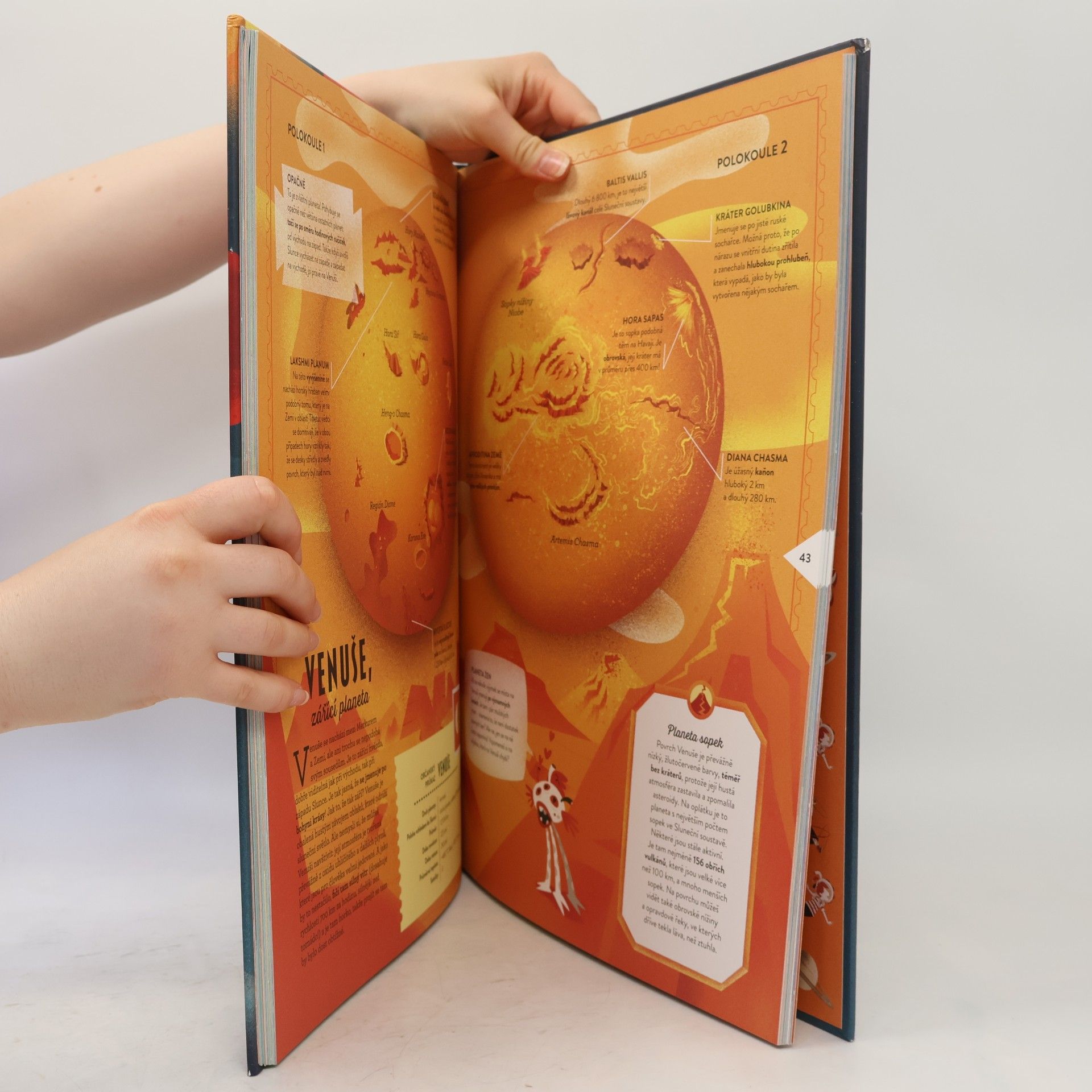 Lara Albanese Velký atlas vesmíru