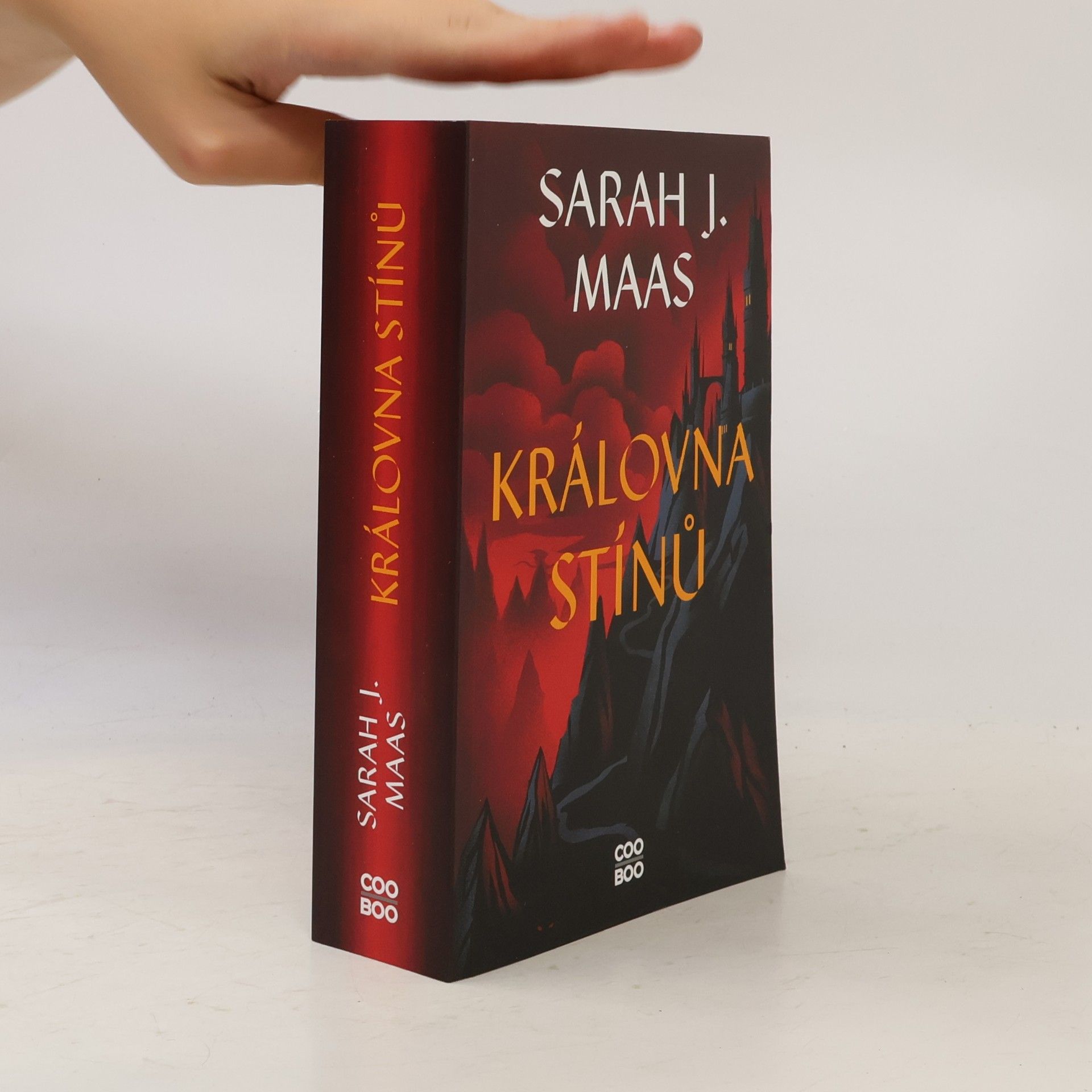 Sarah J. Maas Královna stínů