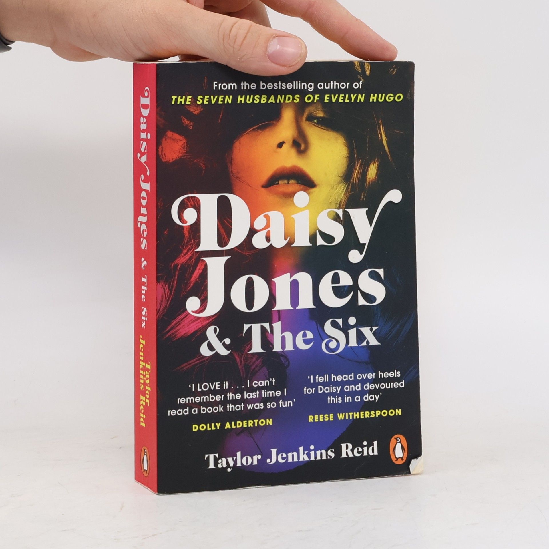 Taylor Jenkins Reid Daisy Jones & The Six
