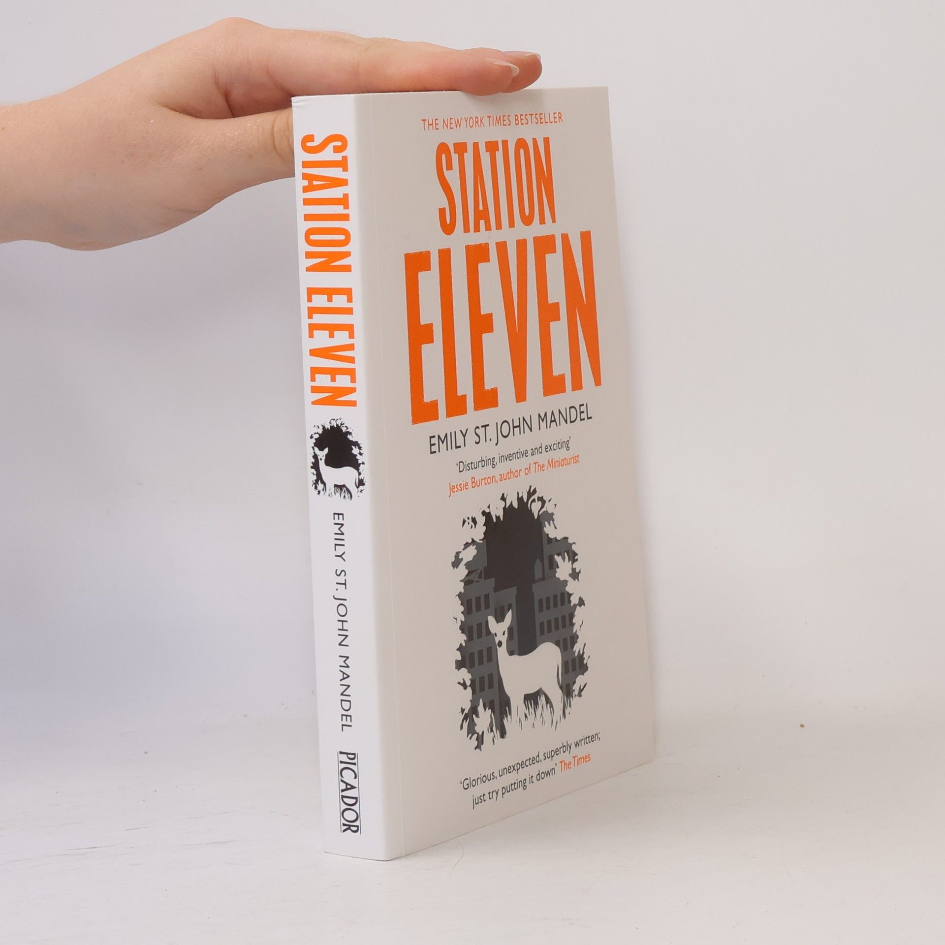 Emily St. John Mandel Station eleven