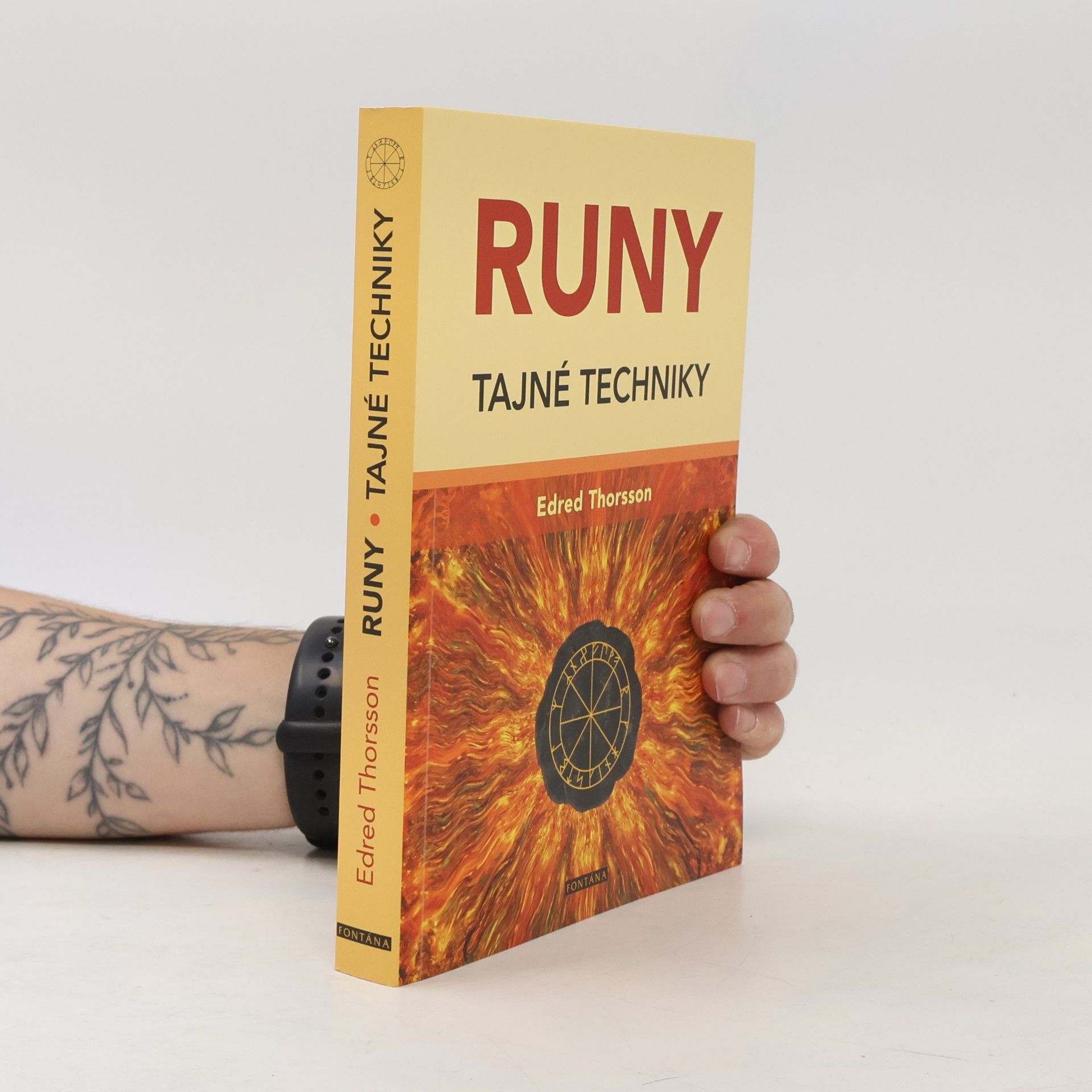 Runy: tajné techniky germánských runových mágů