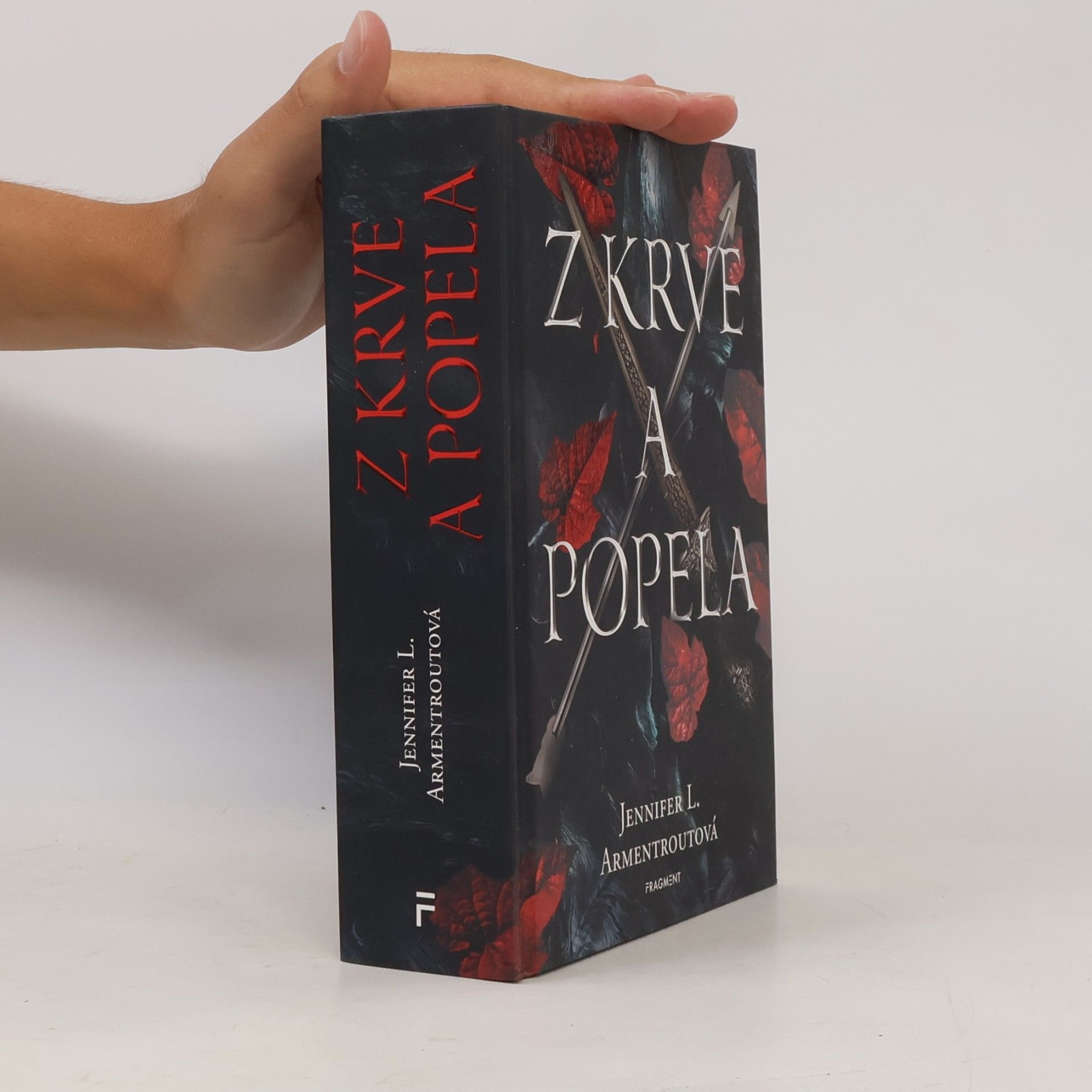 Jennifer Armentrout Z krve a popela