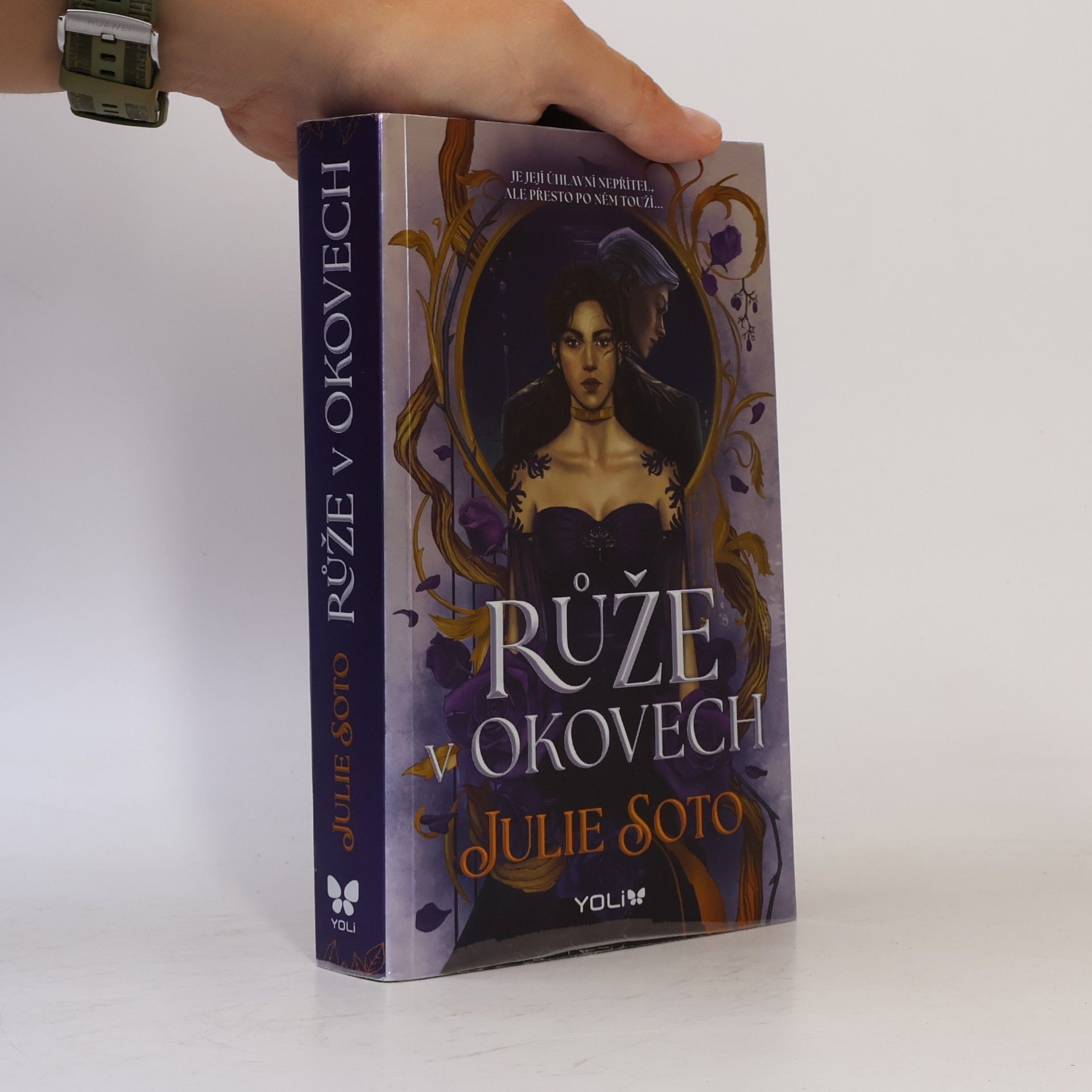 Julia Soto Růže v okovech