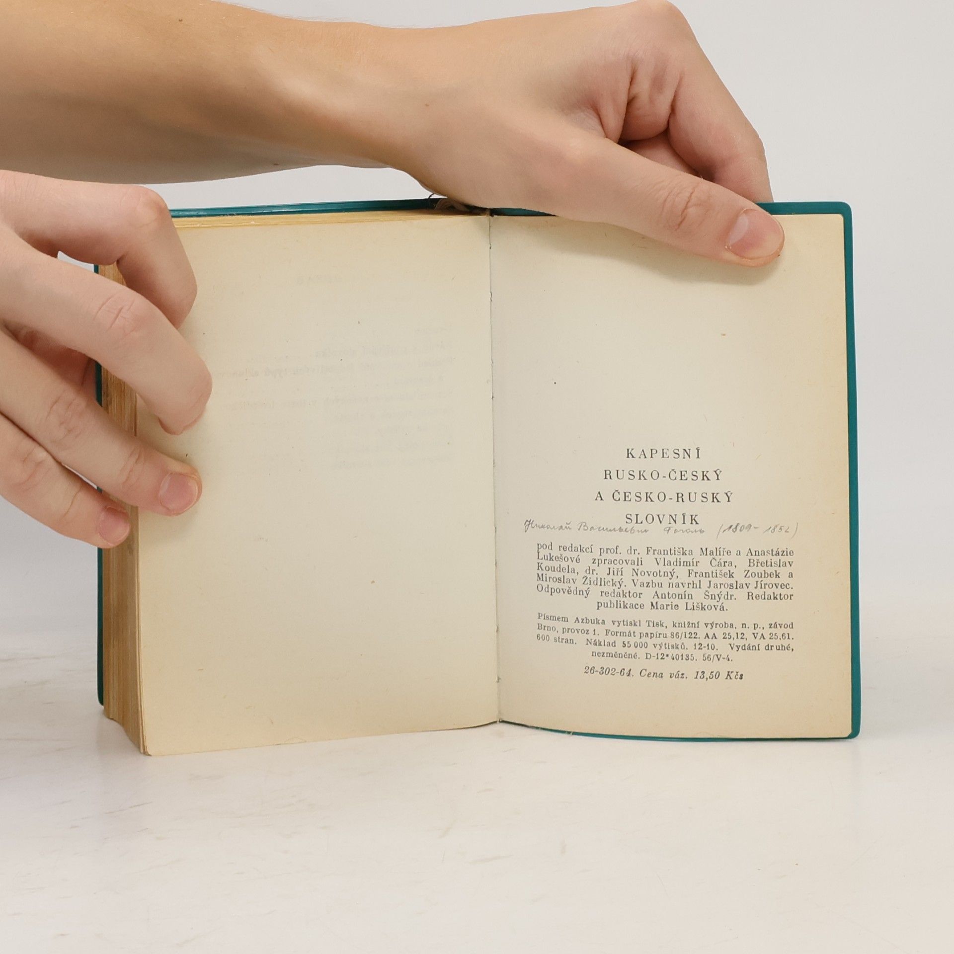 Various authors Kapesní rusko-český a česko-ruský slovník