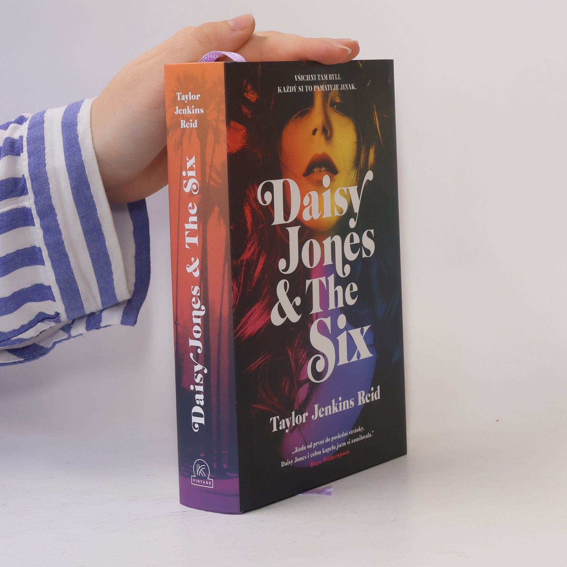 Taylor Jenkins Reid Daisy Jones & The Six