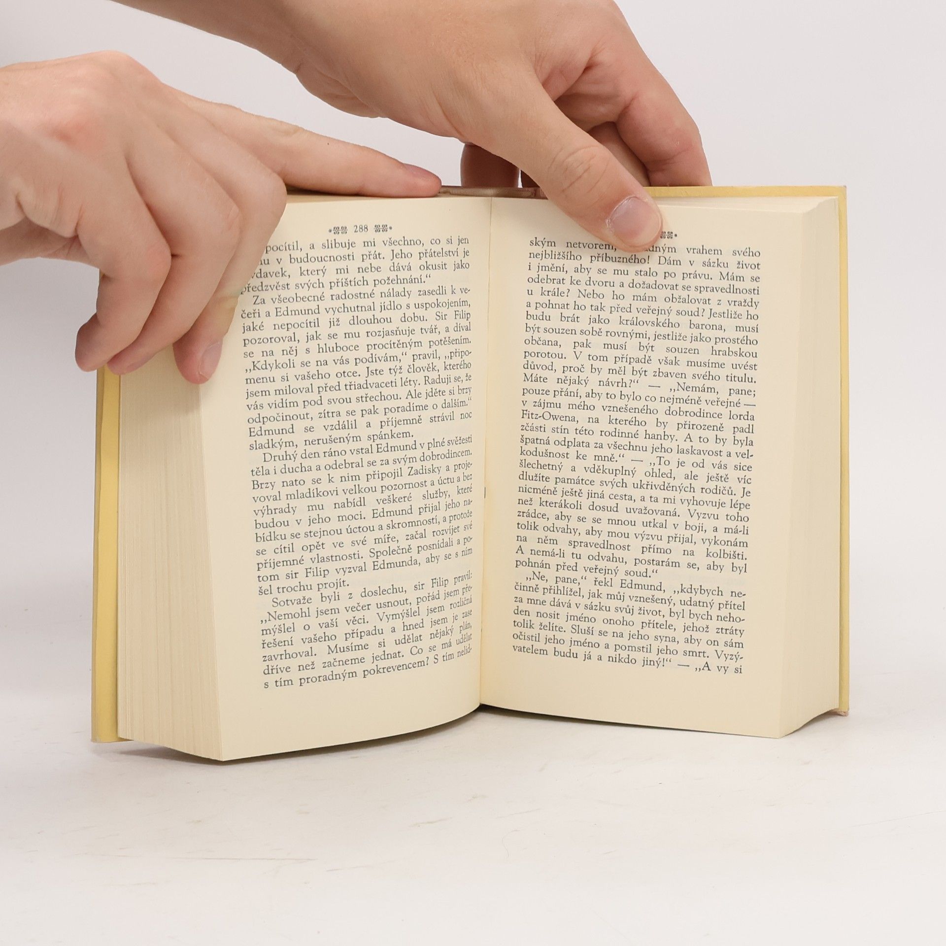 Horace Walpole Otrantský zámek. Starý anglický baron. Vathek. Sicilský román