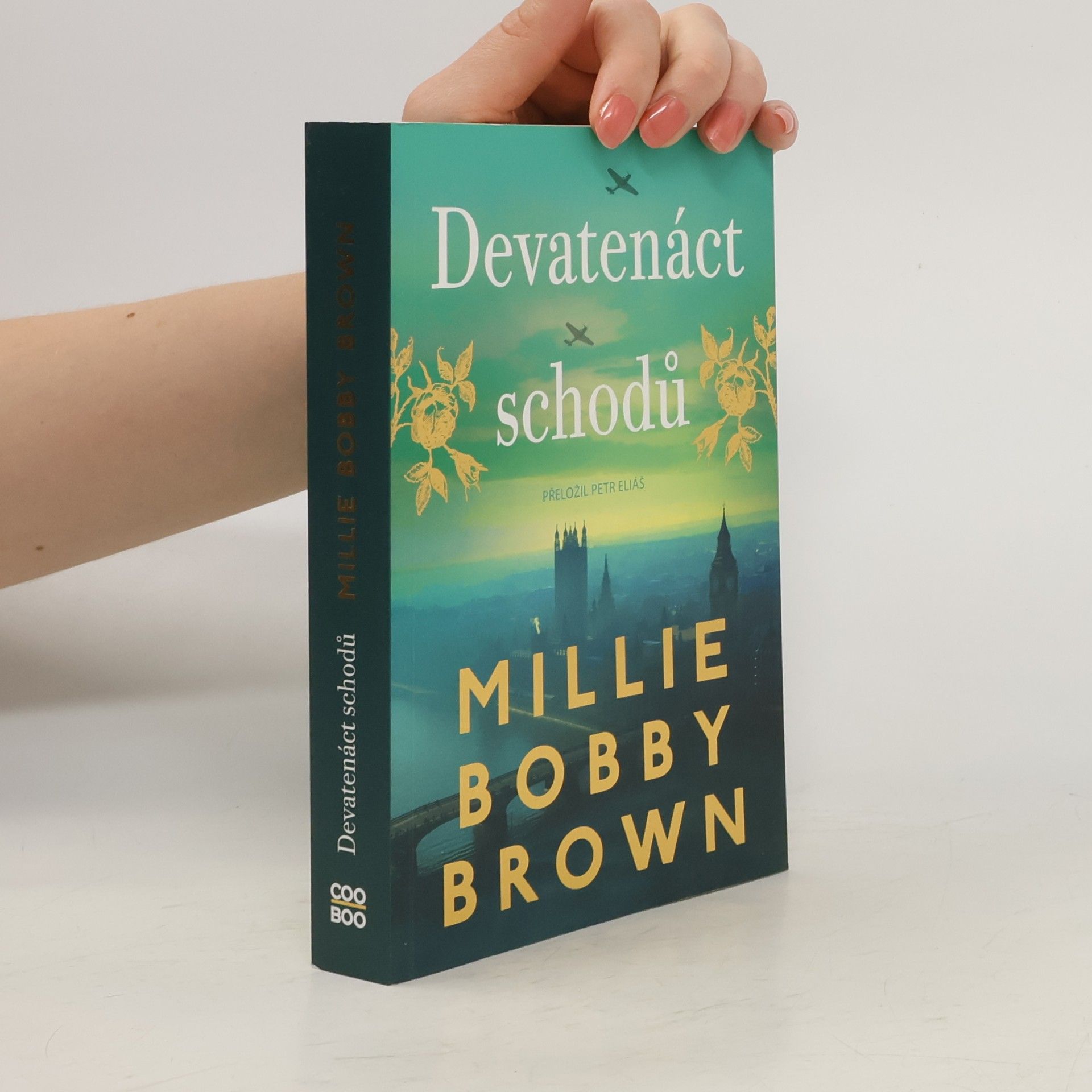 Millie Bobby Brown Devatenáct schodů