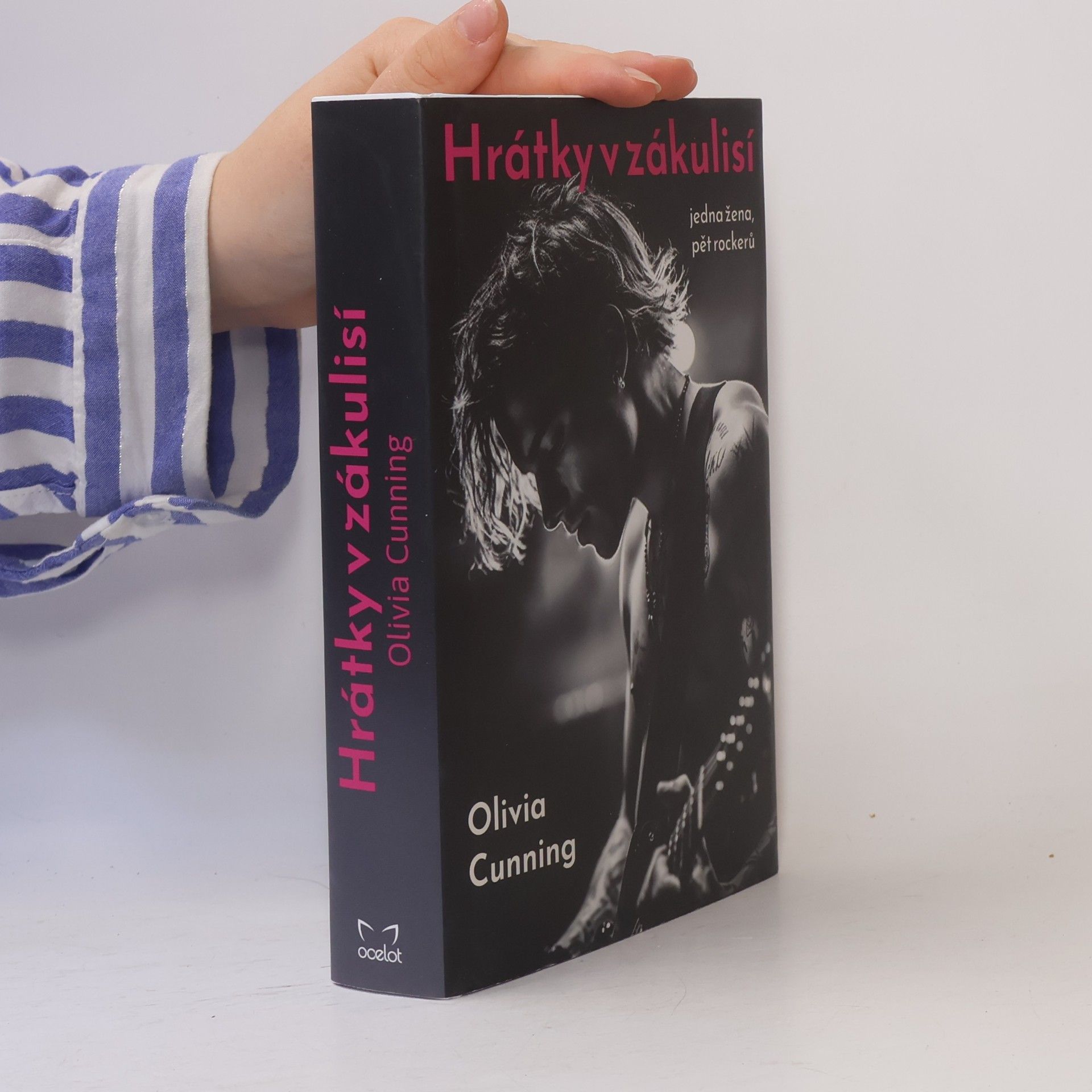 Olivia Cunning Hrátky v zákulisí