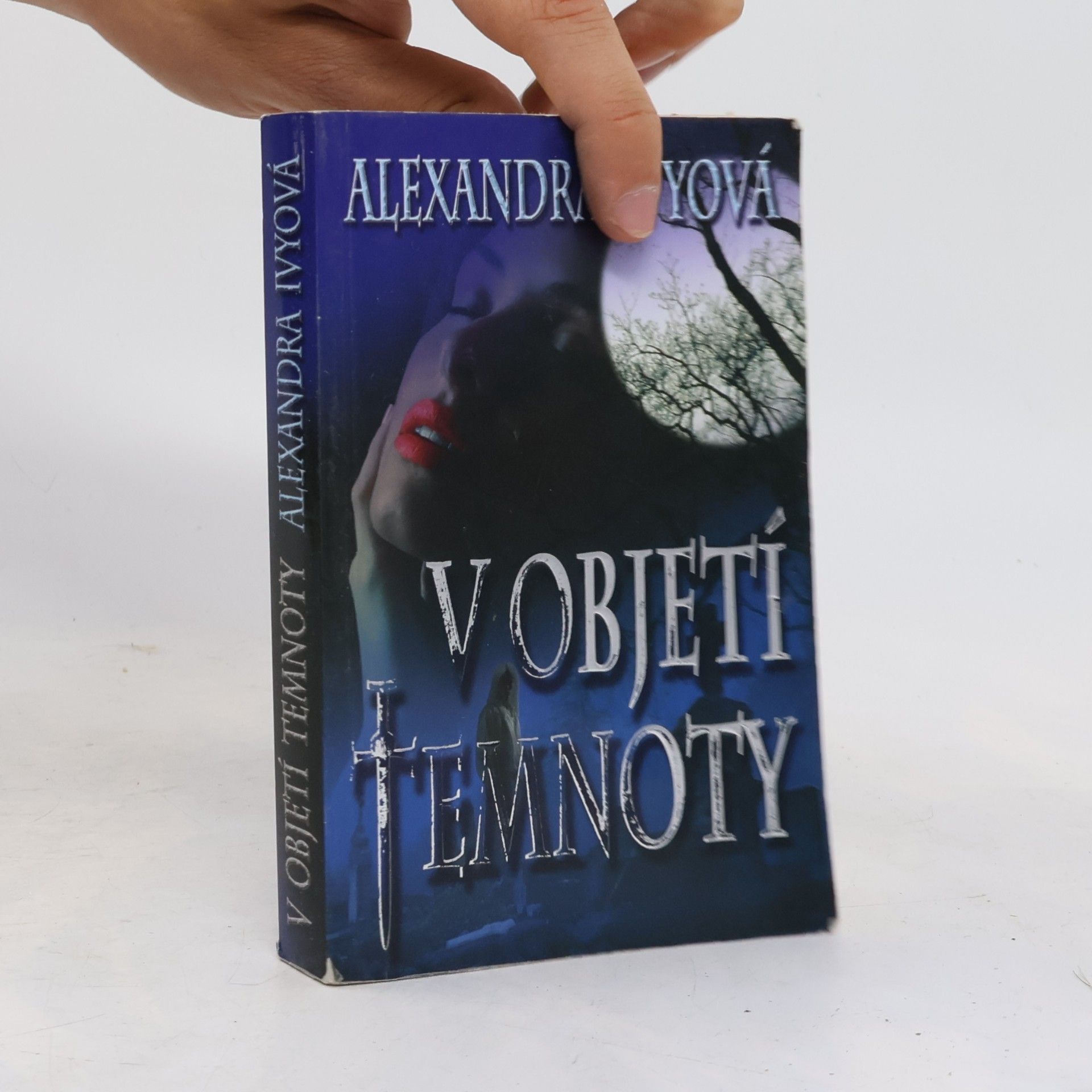 Alexandra Ivy V objetí temnoty