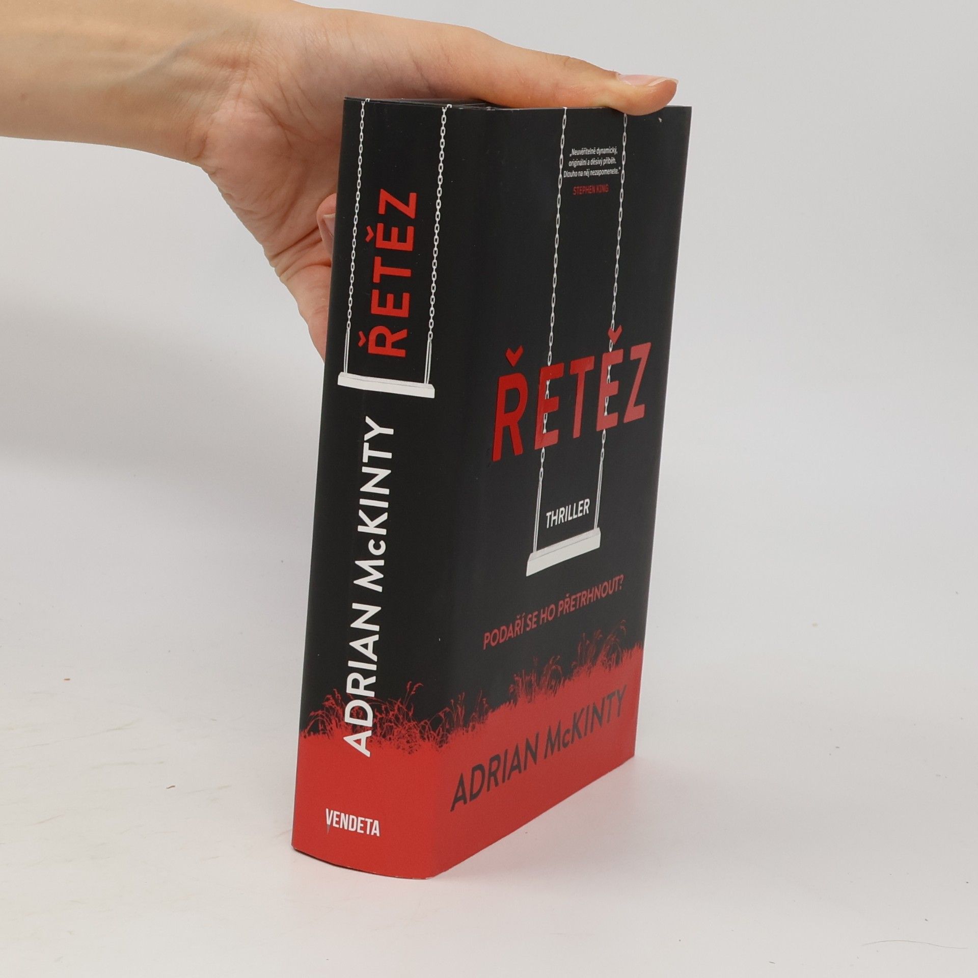 Adrian McKinty Řetěz