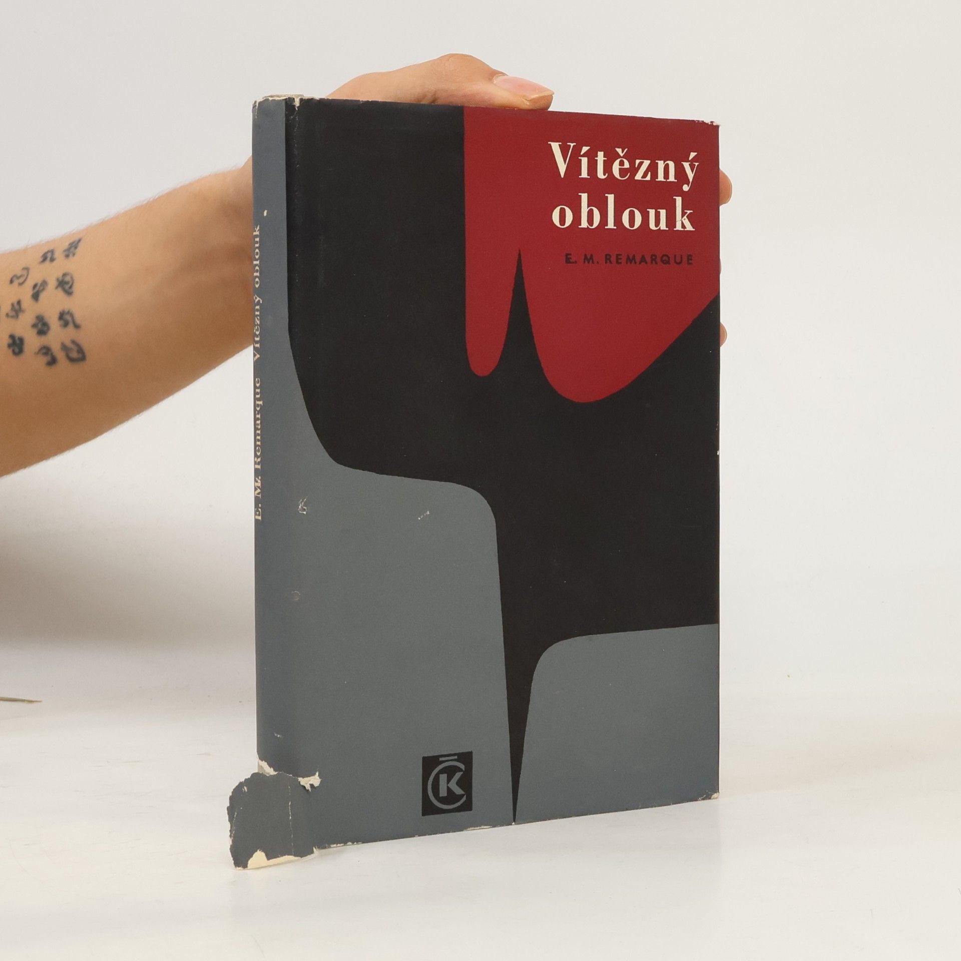 Erich Maria Remarque Vítězný oblouk